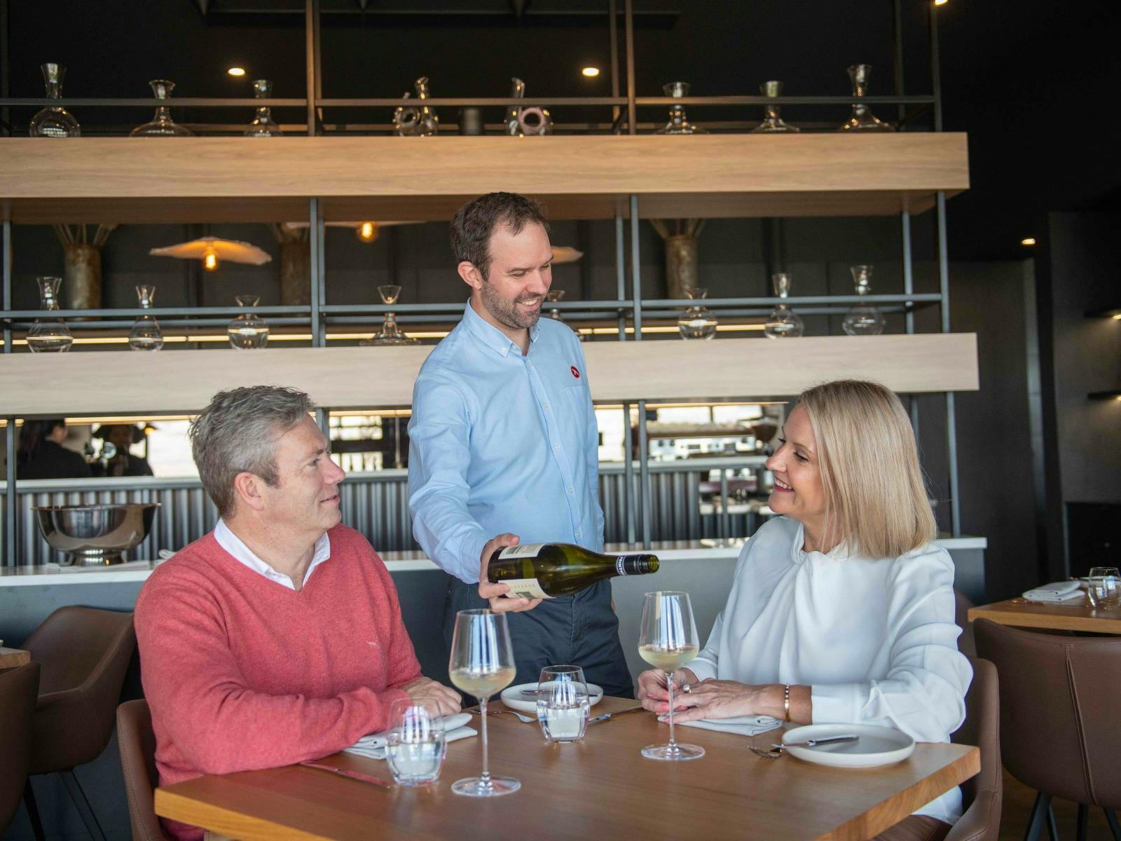 Guests at Printhie Dining
