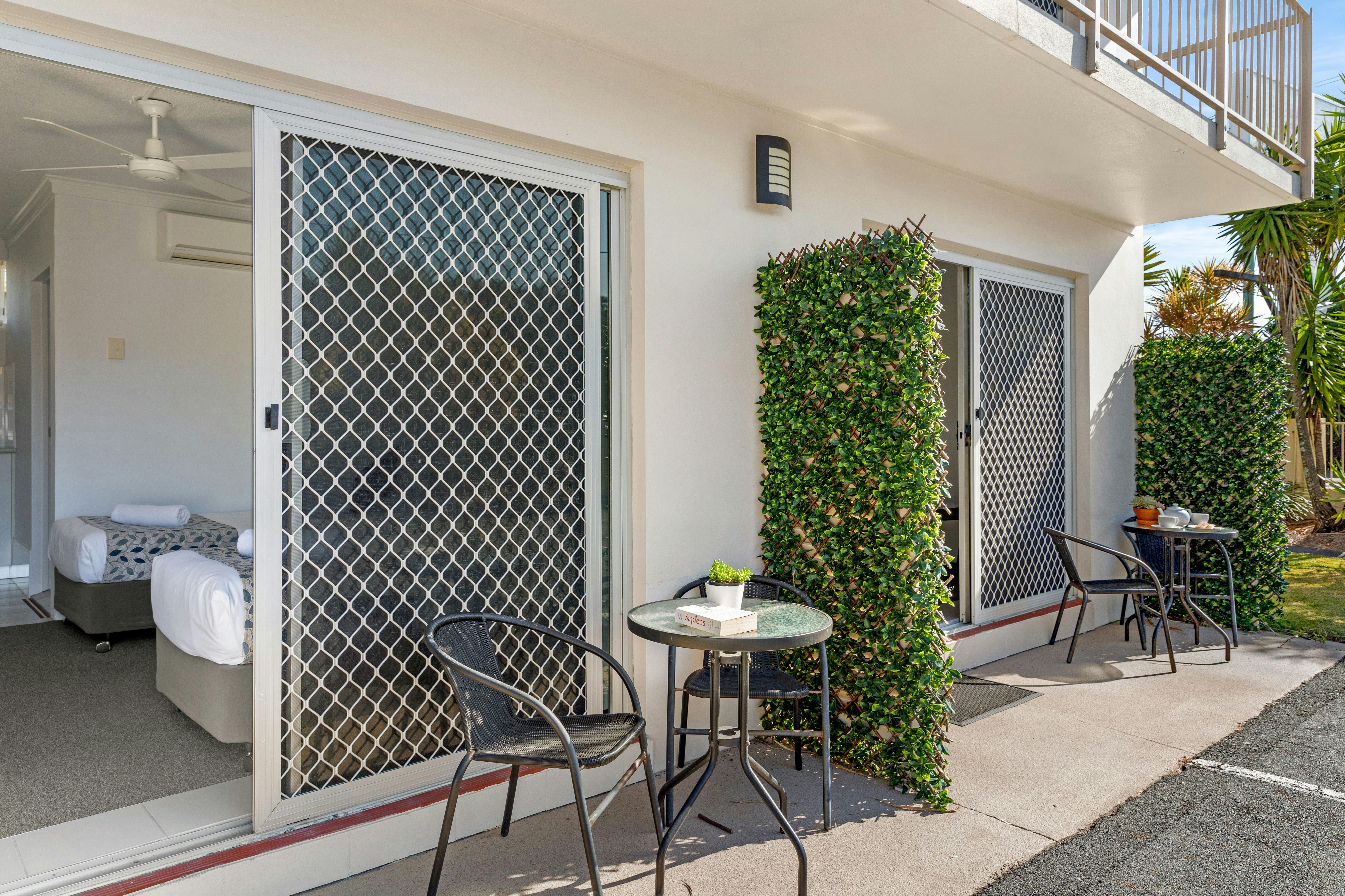 Motel Room - 1 Twin Room (2 Single Beds)