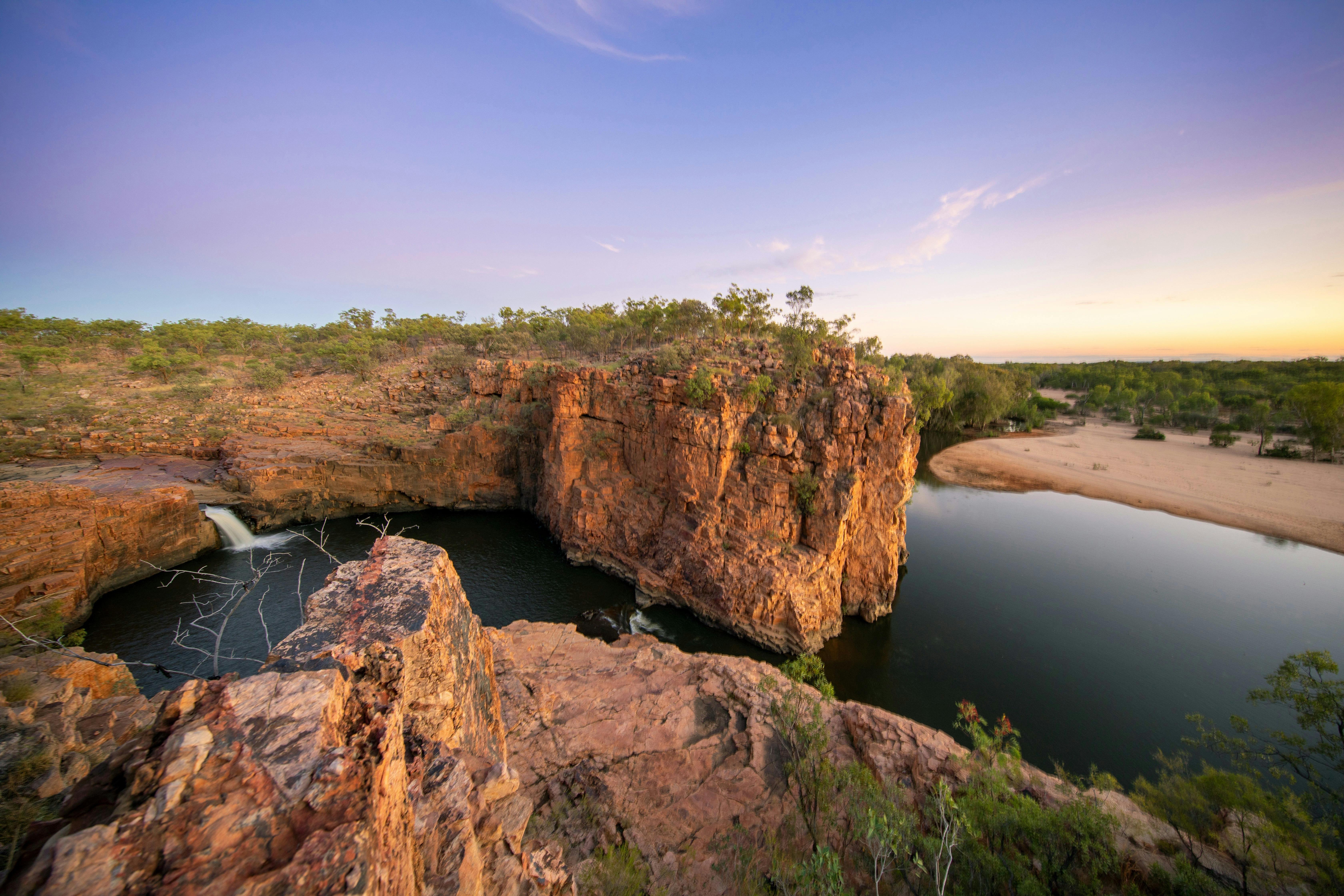 Melkjulumbu (Beswick Falls) & Djilpin Arts Aboriginal Cultural Tour