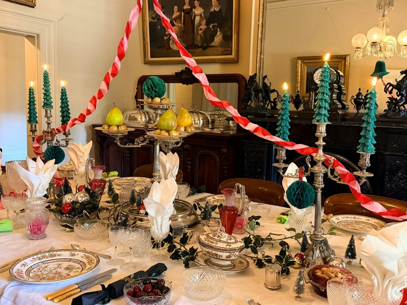 Christmas inside Como House's dining room