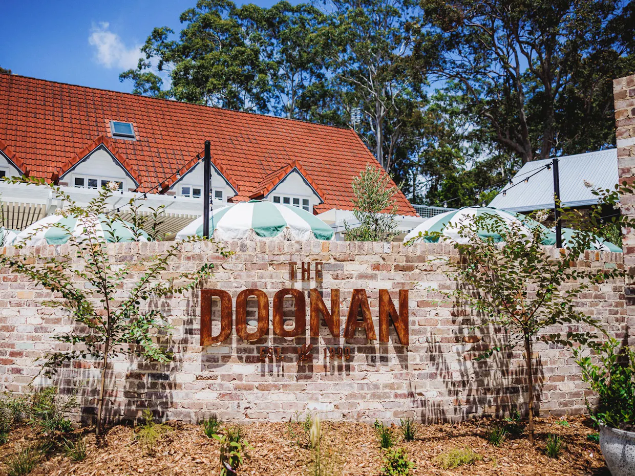 Eumundi Tour Deluxe with Eumundi Markets, Coffee Roasters, Lookout, and Gourmet Lunch at The Doonan