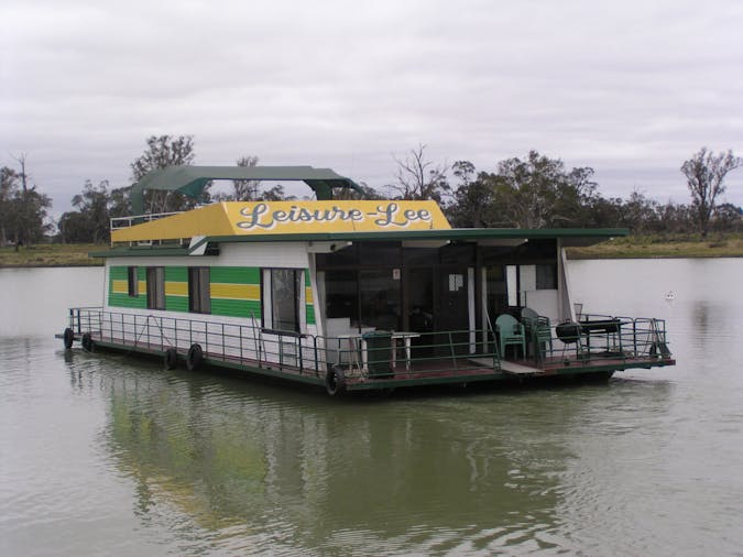 Leisure Lee Green Gold Houseboats