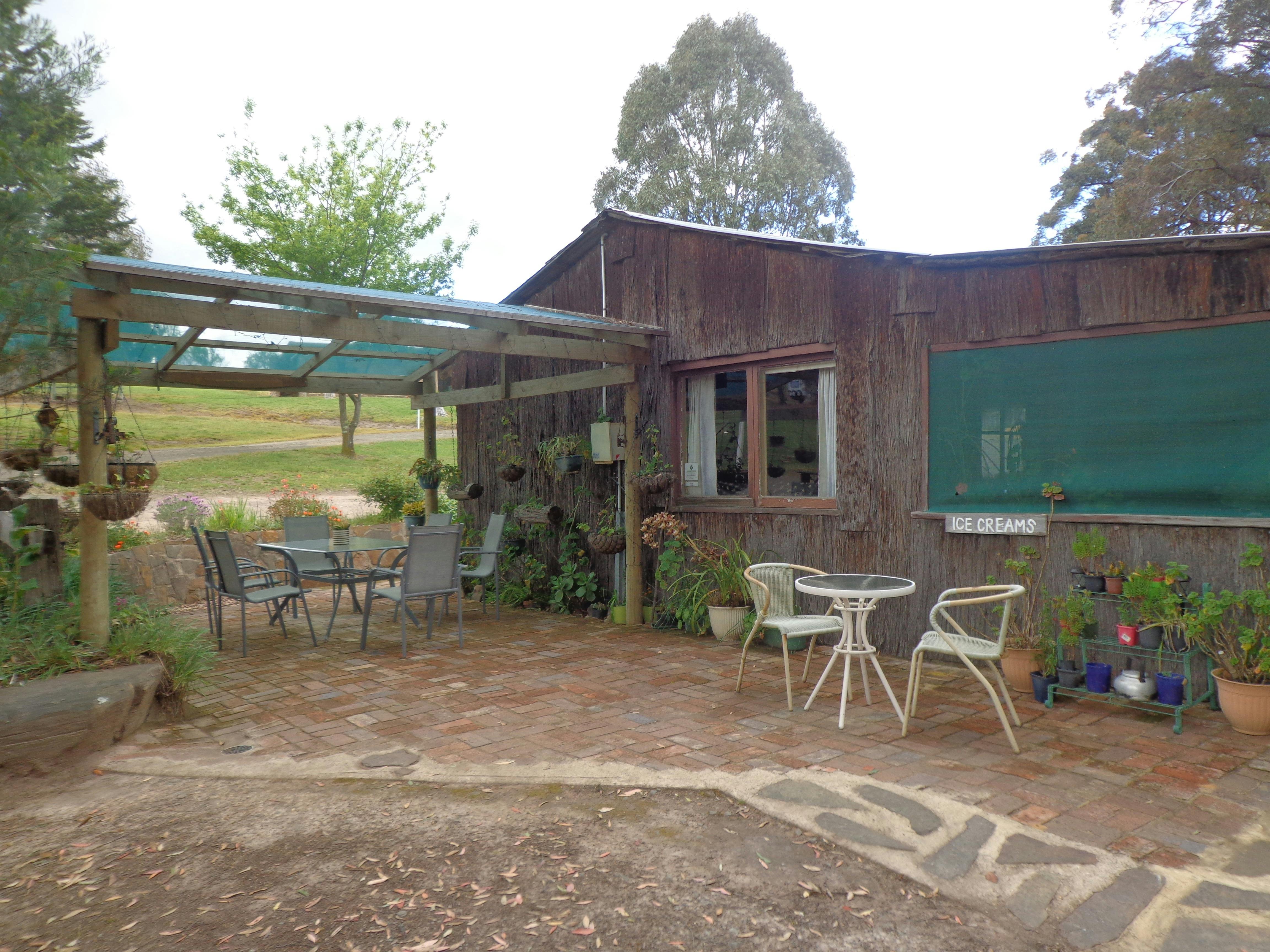 Bark Hut Kiosk/tea room.Open weekends,has coffee,icecreams & drinks