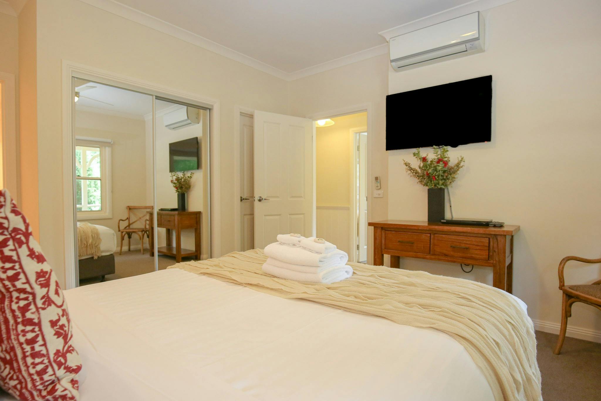 Family Group Couple Accommodation in Bright Harrietville Alpine Valley Getaways