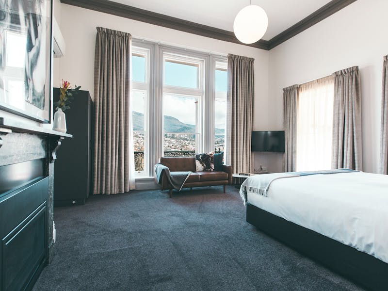 Hunter Suite image