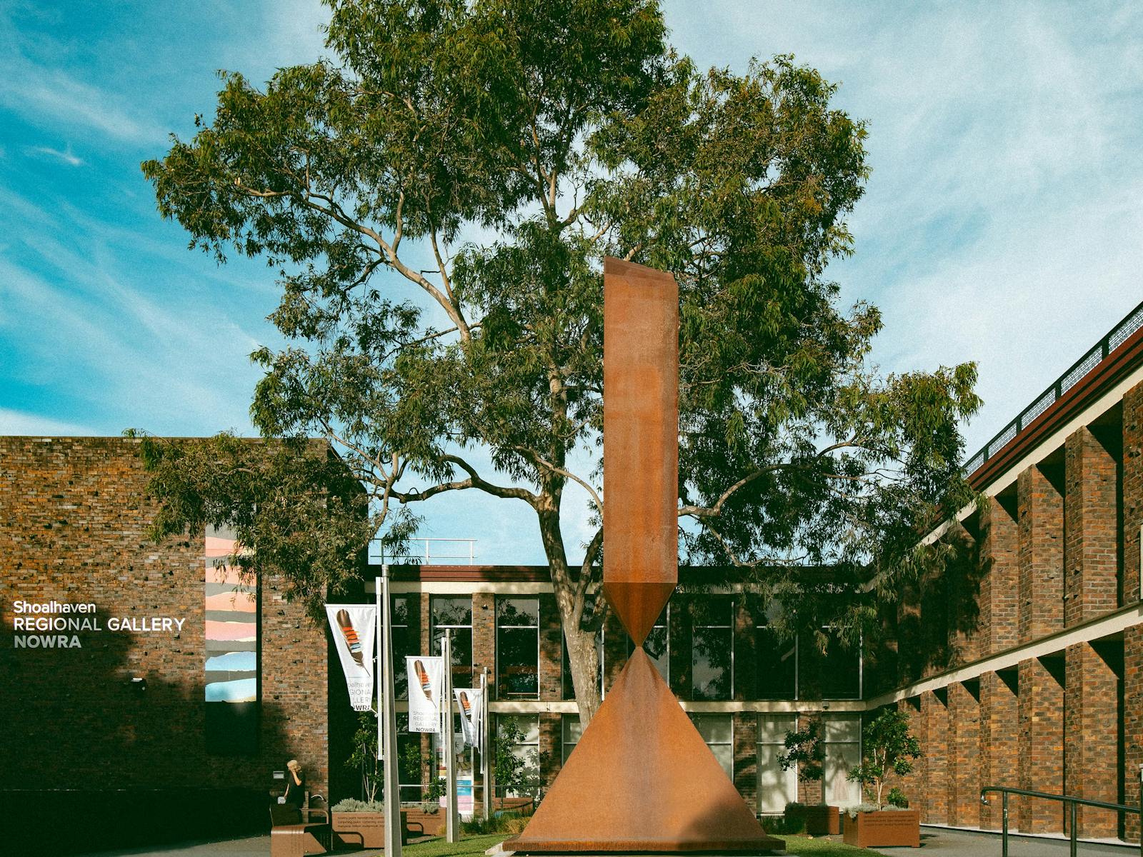 Barnett Newman, Broken obelisk, 1963/1967/2005, installation view, Shoalhaven Regional Gallery, 2024
