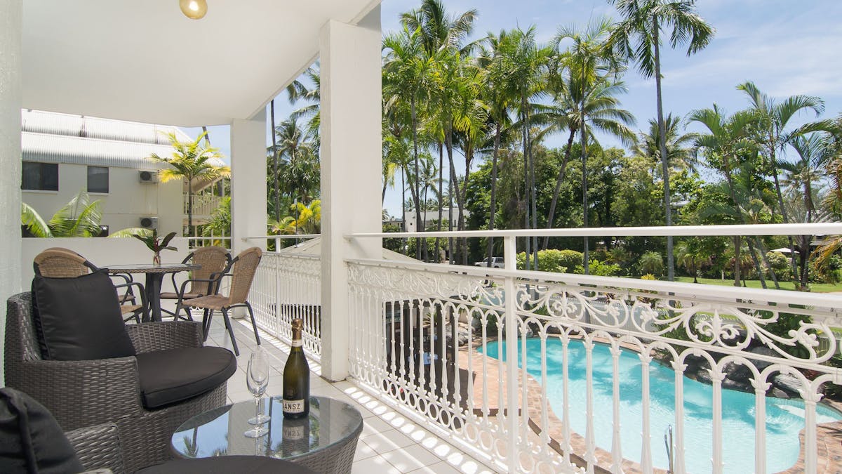 1 bedroom apartment large private balcony free wifi spacious apartment fully self contained