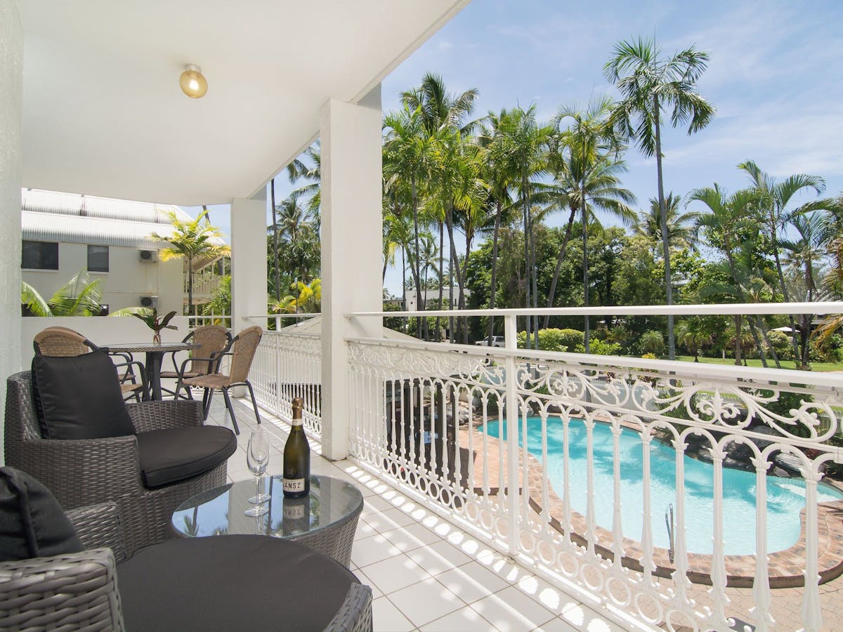 1 bedroom apartment large private balcony free wifi spacious apartment fully self contained