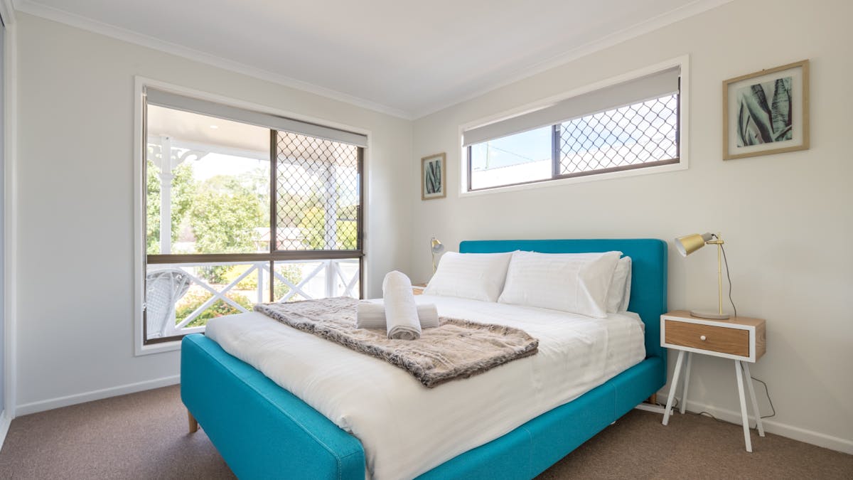 queen bedroom