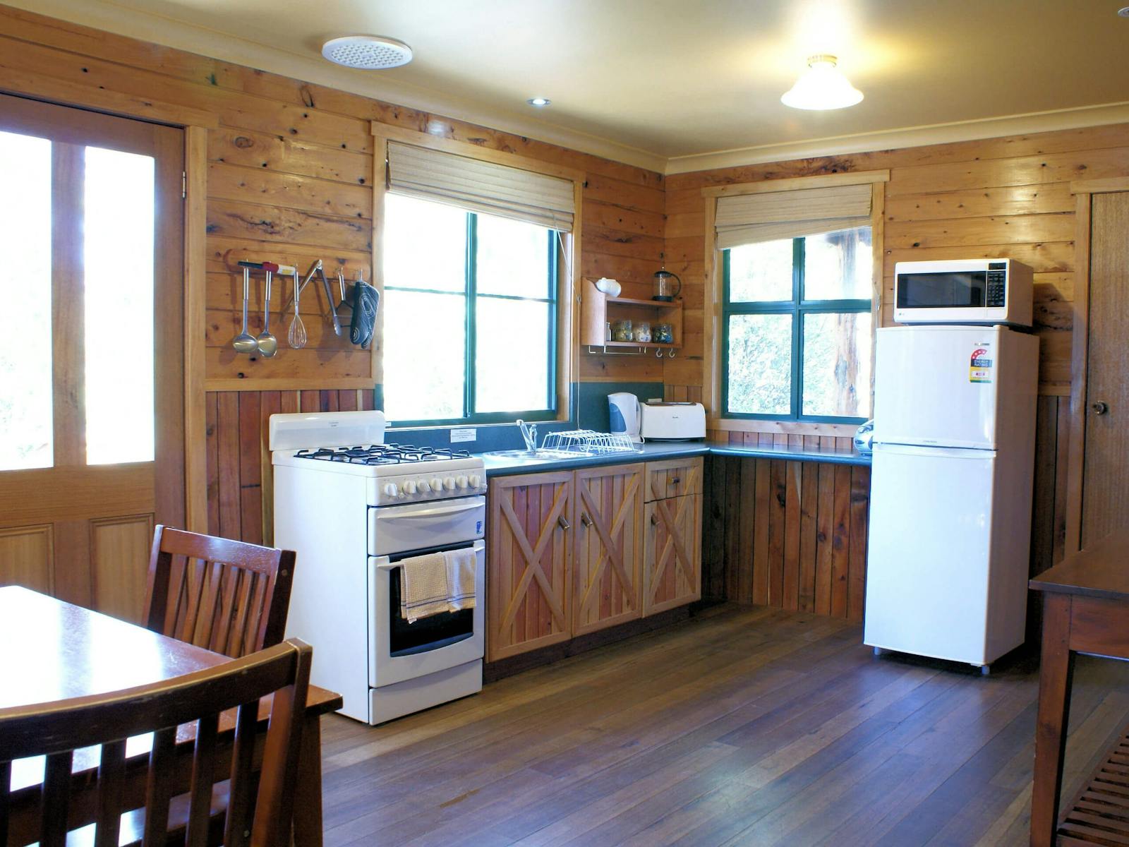 Mountain View Cabin Kitchen
