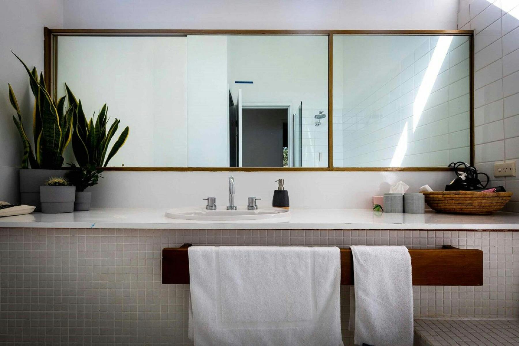 Modern bathroom