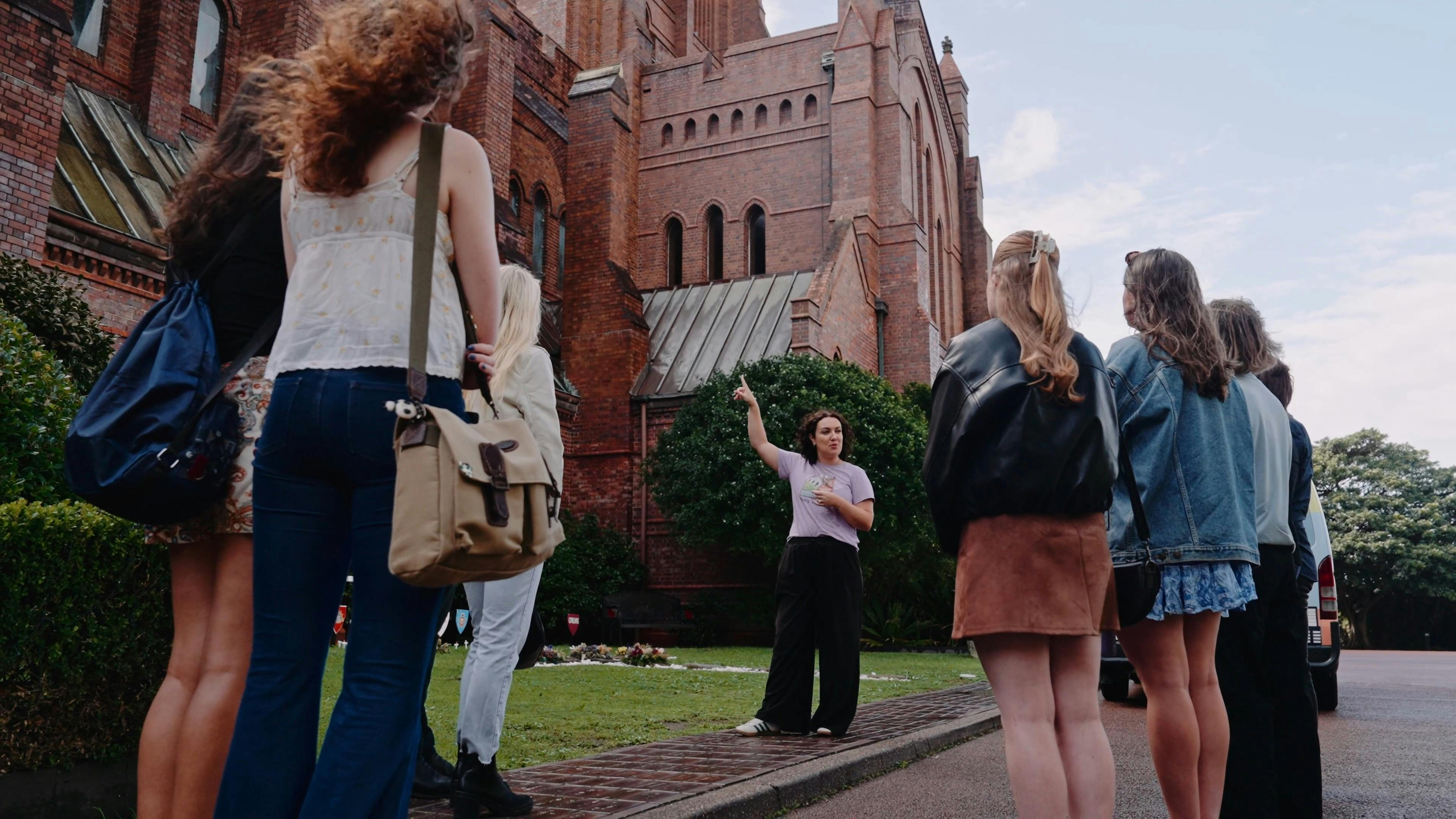 ニューイツアー株式会社