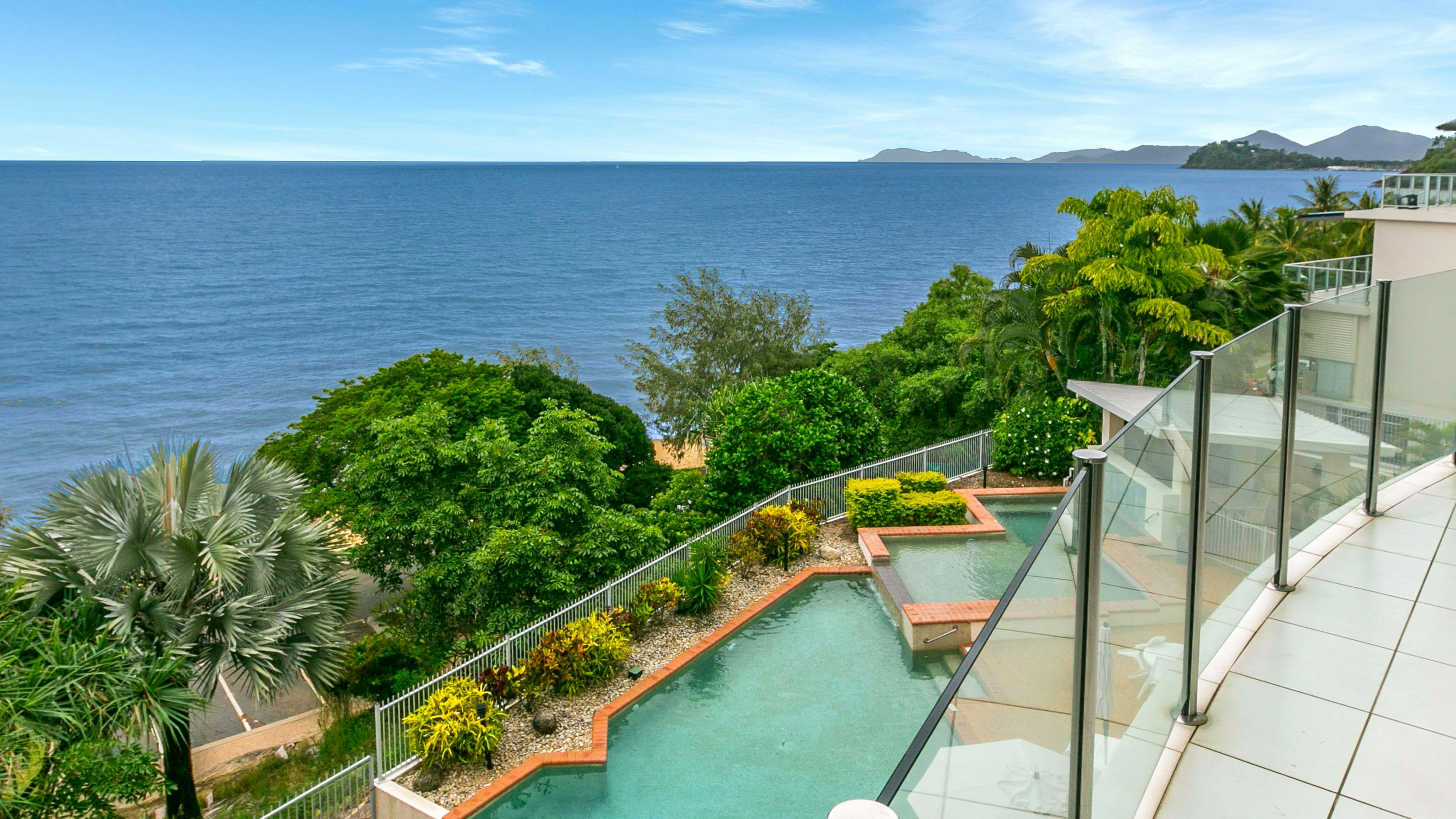 Incredible Views over Coral Sea from Balcony