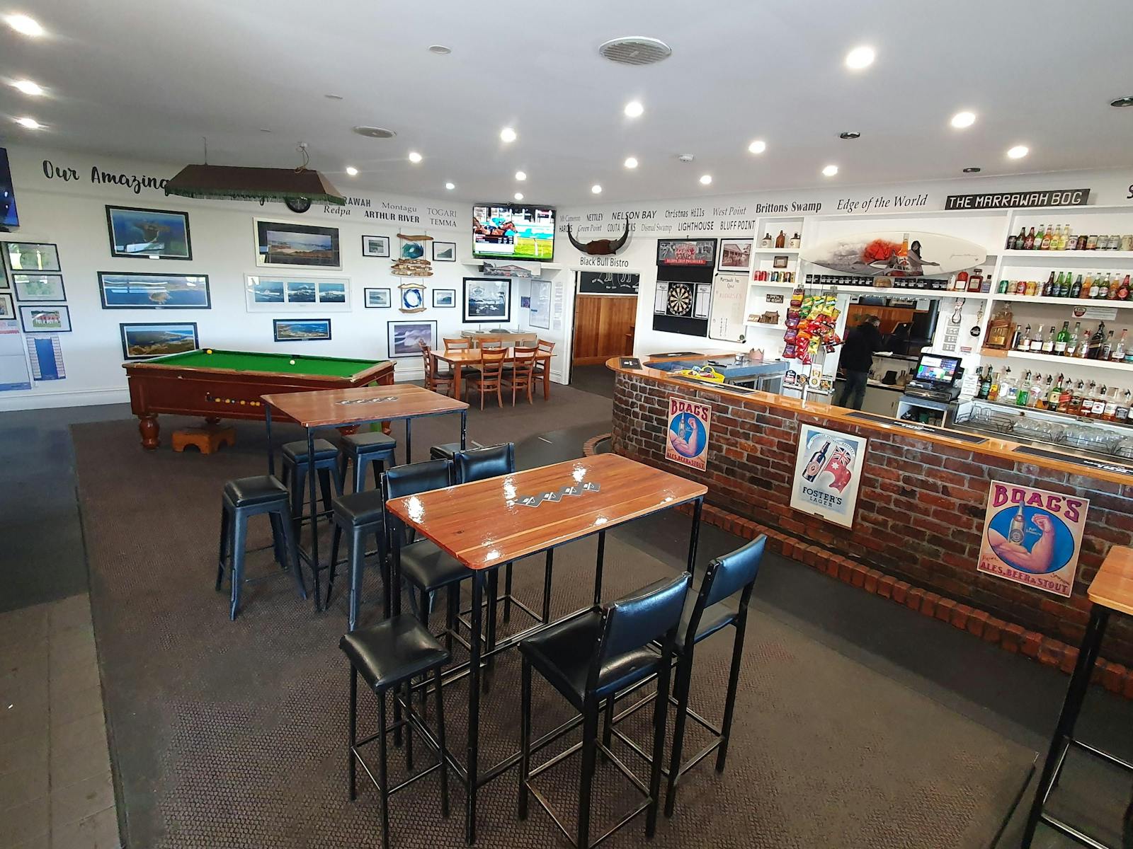 Image of main bar at Marrawah Inn