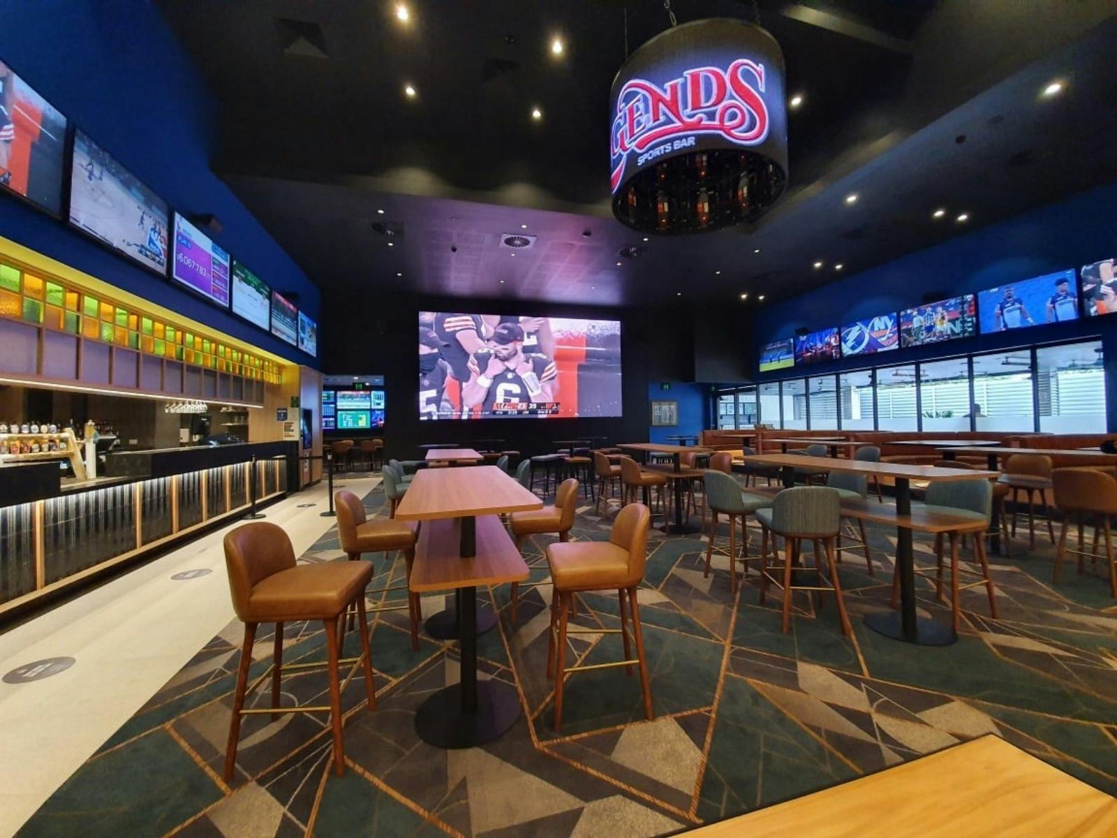 The Builders Club Wollongong - Legends Sports Bar