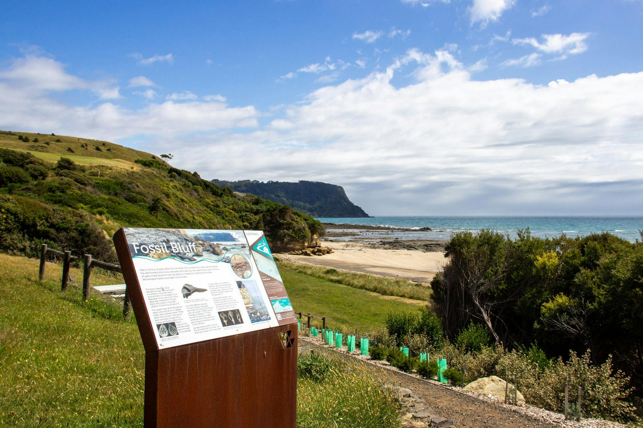 Fossil Bluff, Wynyard | Transport and parking | Discover Tasmania