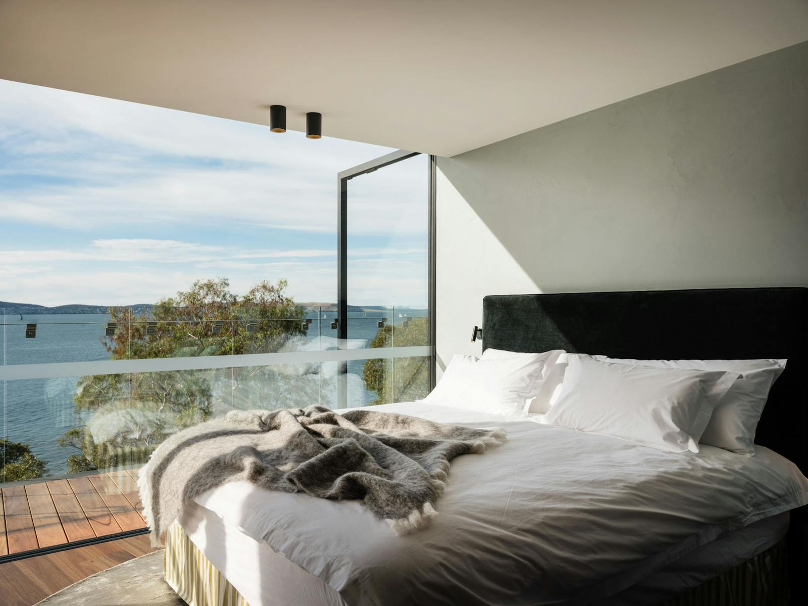 King size hotel quality beds