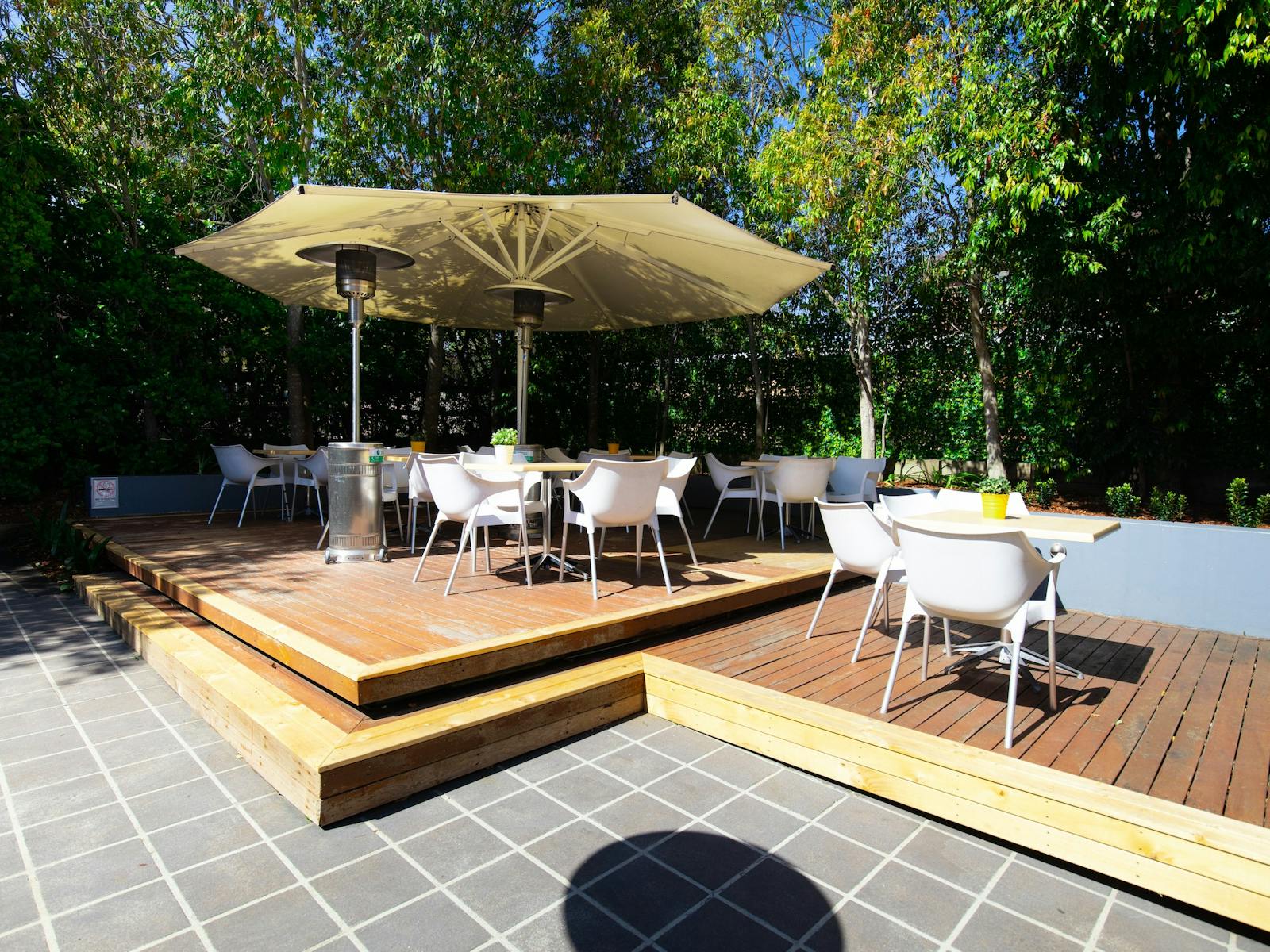 Horse and Jockey Hotel Homebush - Beer Garden