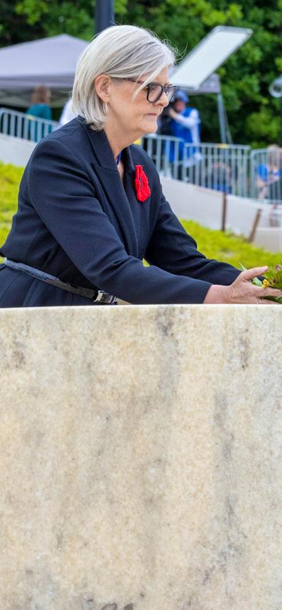 Governor General laying wreath at the Stone of Remembrance