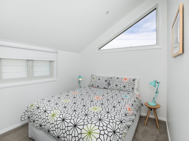 Cooks Hill Parkside Bedroom 1 - Queen bed with all linen