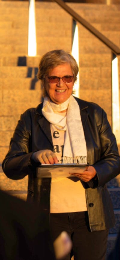 Local guide in Canberra walking with group