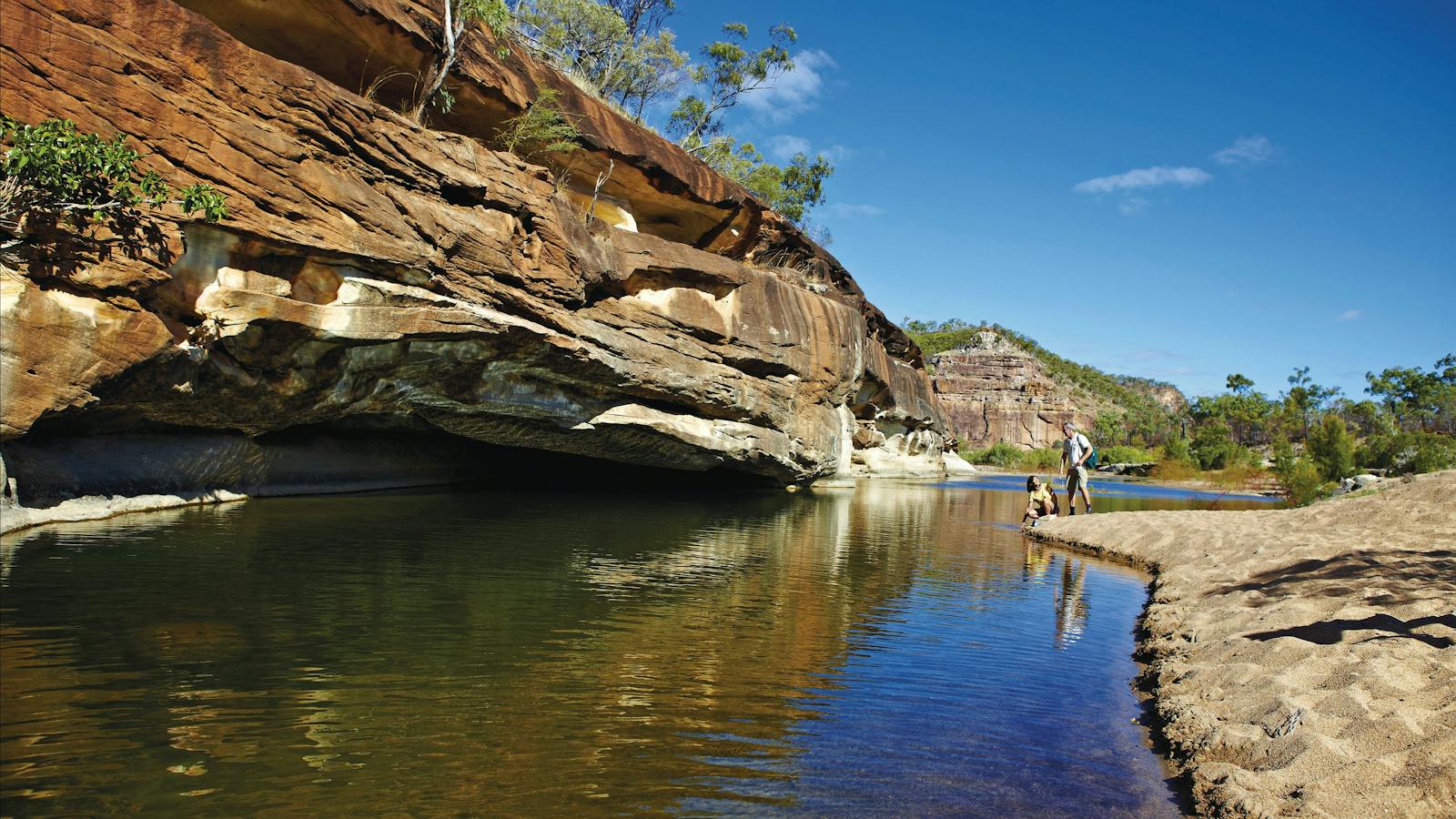 Walking alongside Flinders River