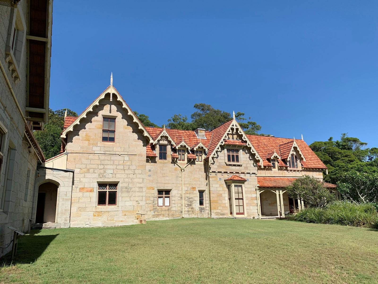 고딕 양식의 역사 유적지