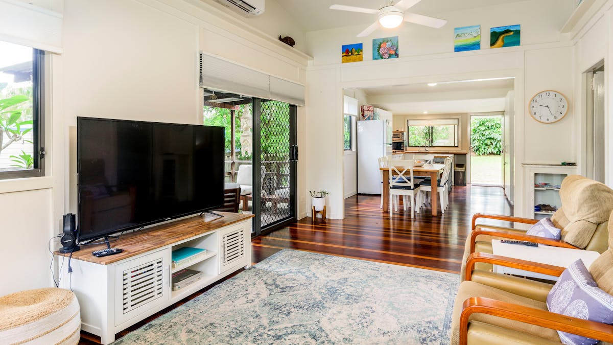 Lounge/dining area