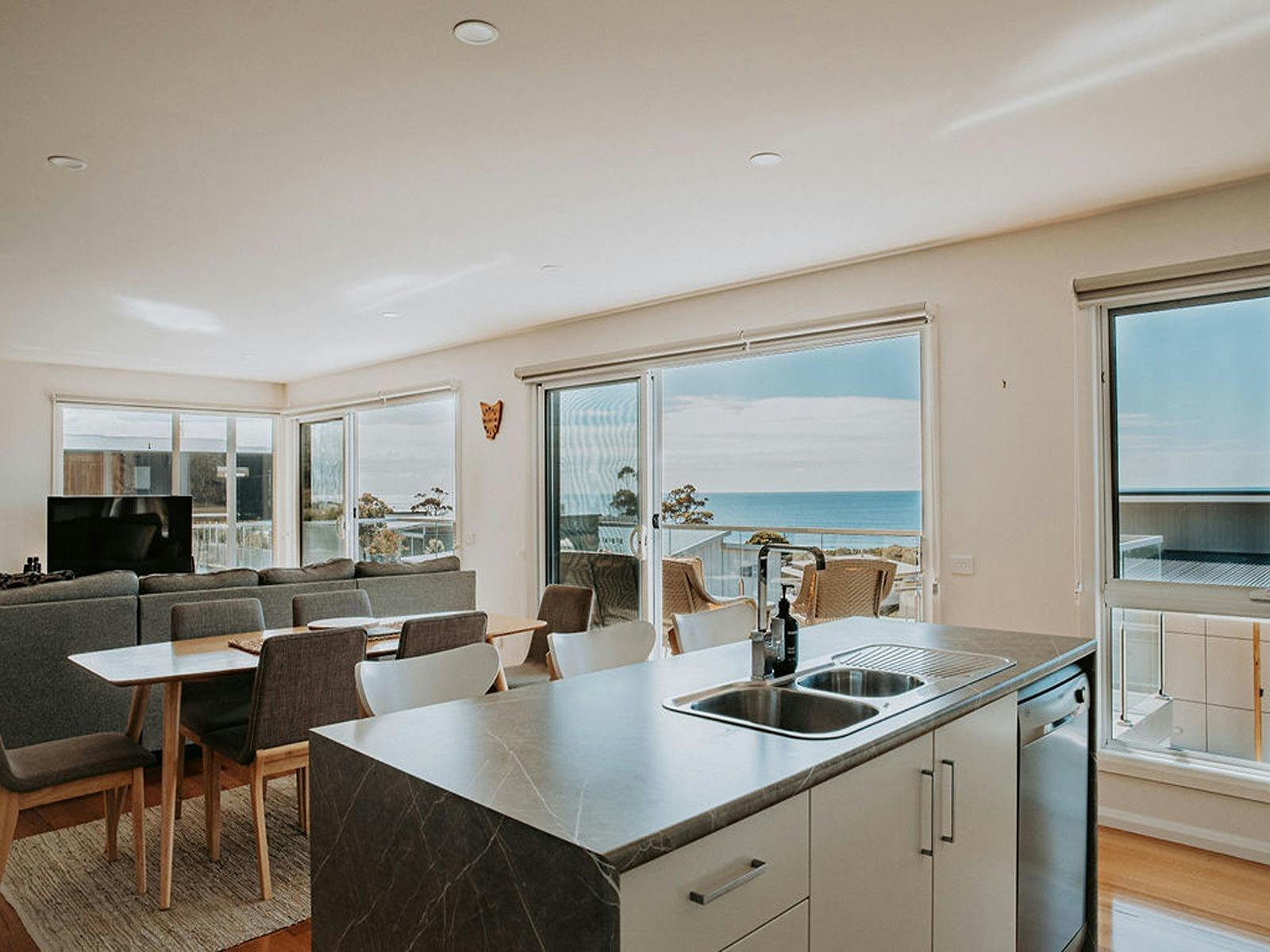 Kitchen/Dining/Lounge