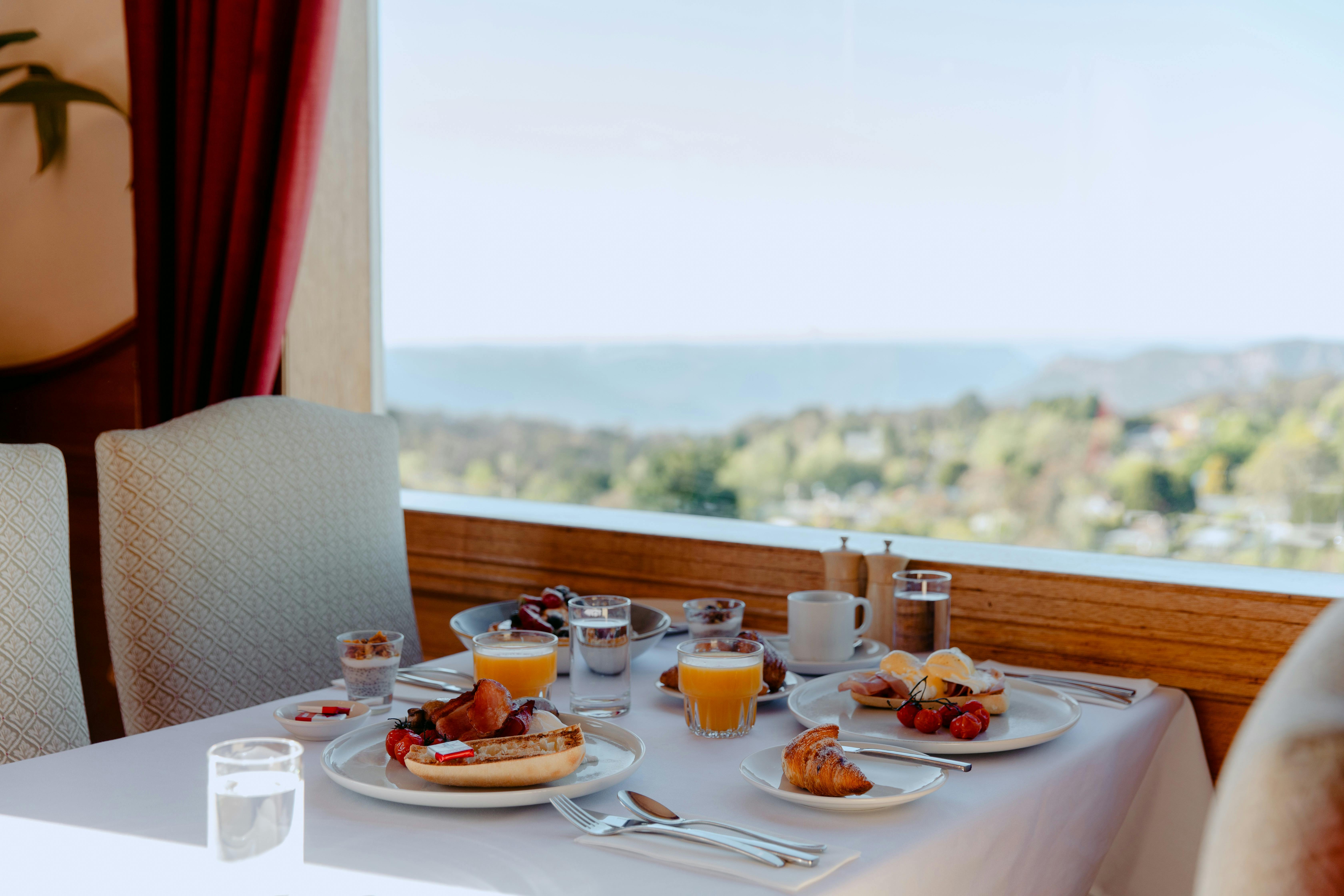 Breakfast with a View at Hotel Mountain Heritage