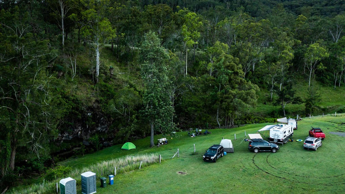 Plenty of shade for tents and a huge space for caravans and camper trailers to turn around in.  ​