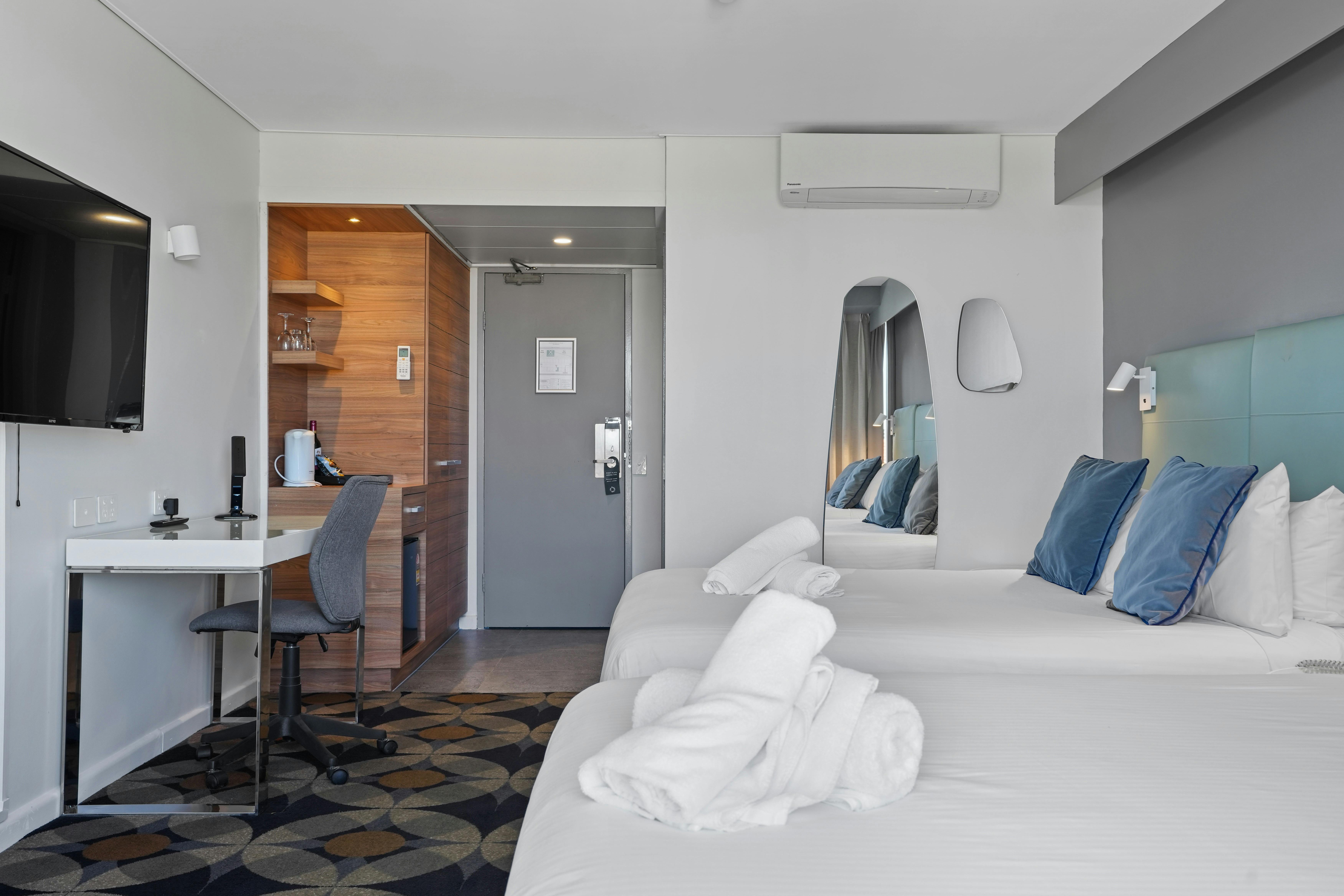 Queen Queen Room