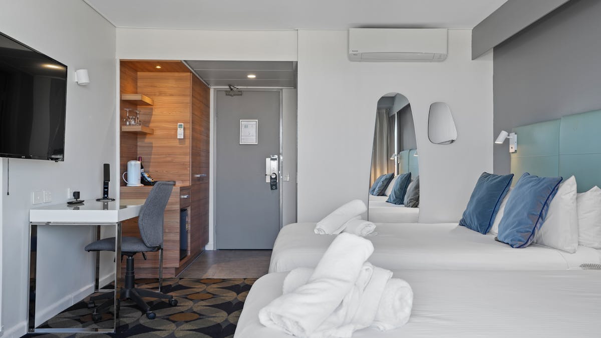 Queen Queen Room