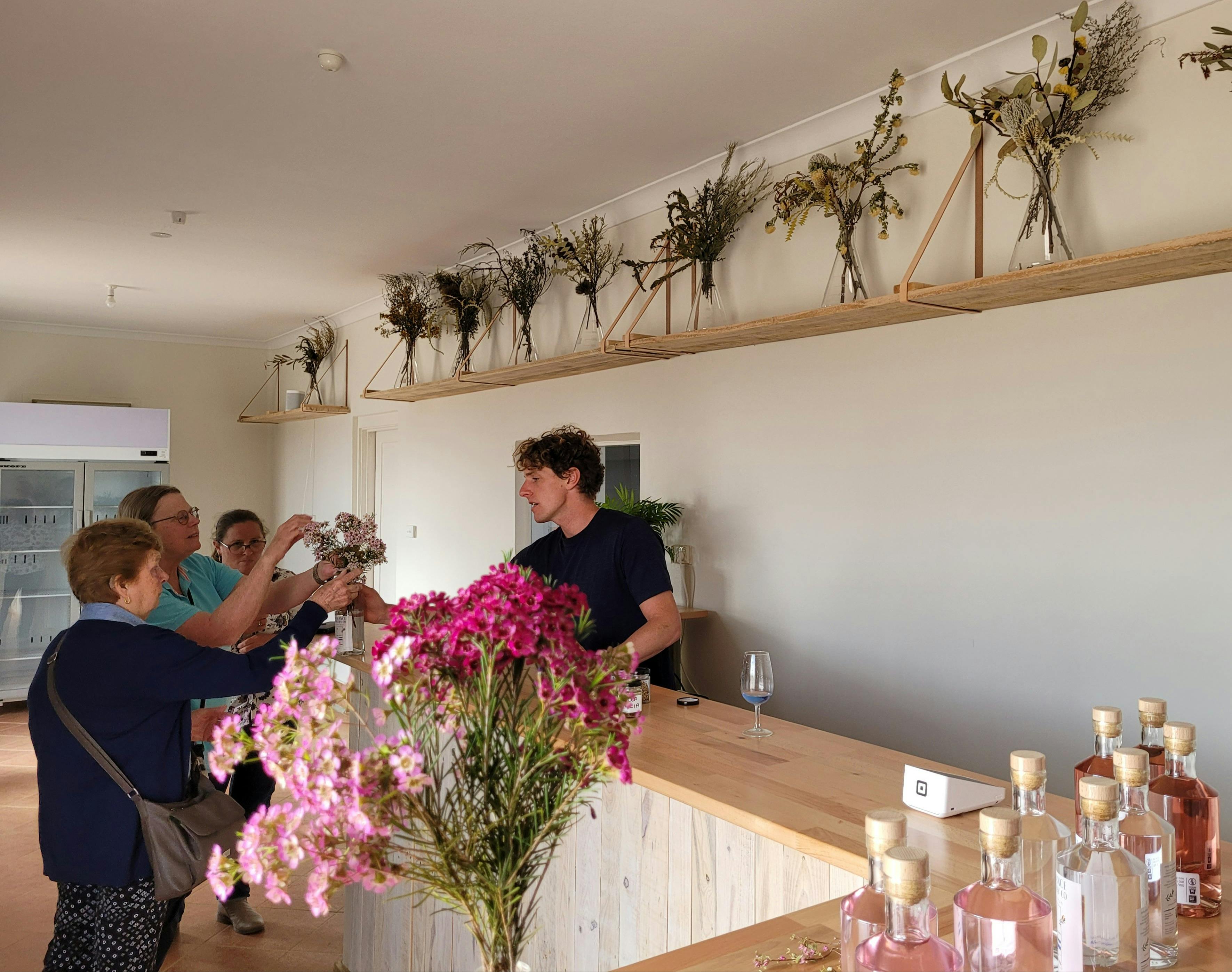Full Day Group Tour - Tasting Gin at Esperance Distillery Company