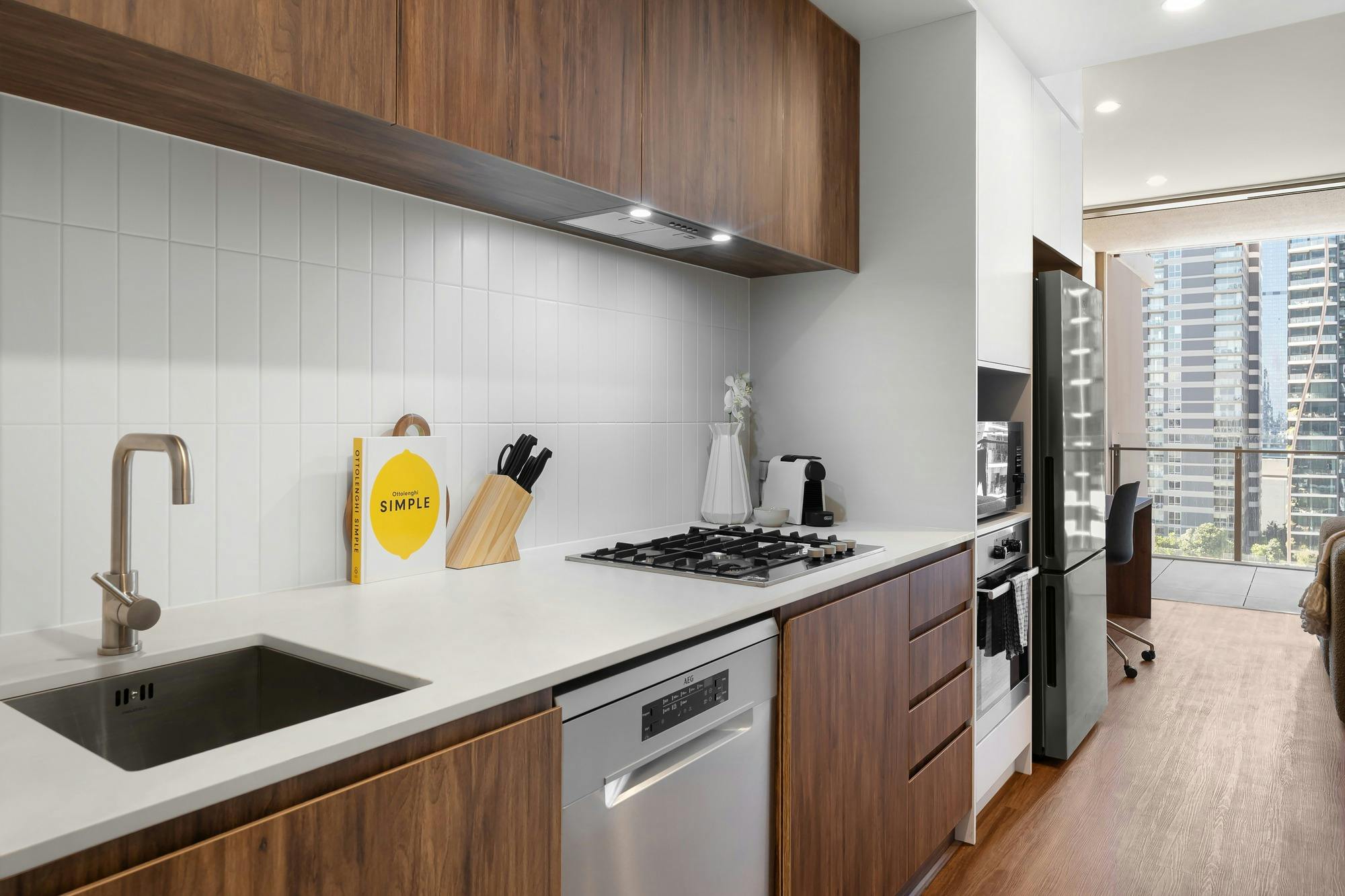 Kitchen - Urban Rest South Brisbane - Urban Rest