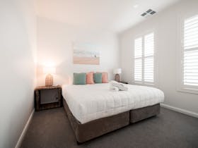 Bedroom 3 (King bed or 2 singles)