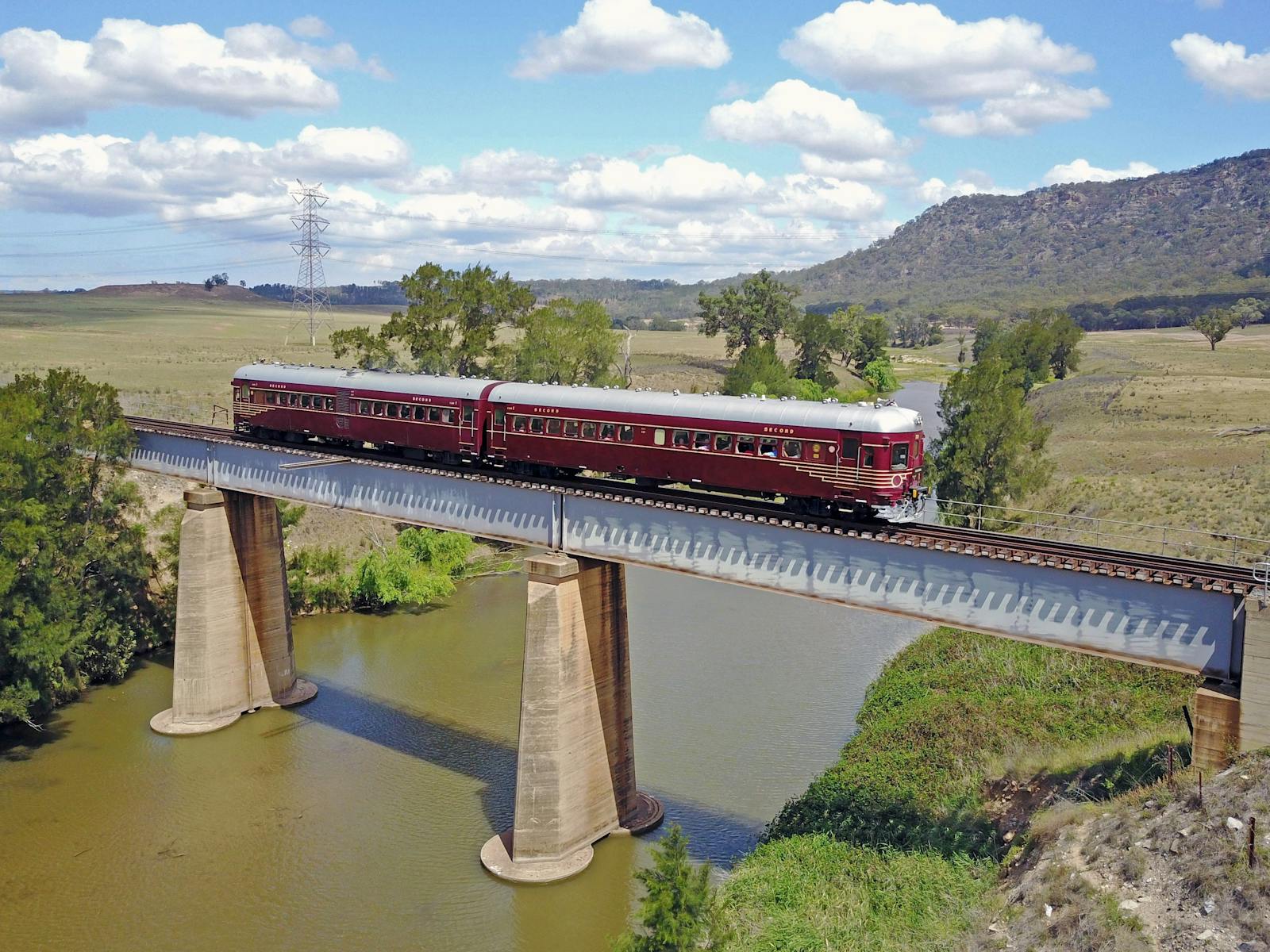 Railmotor on Goulburn River Bridge