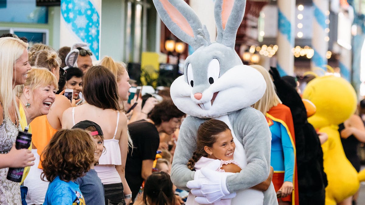 Meet Bugs Bunny