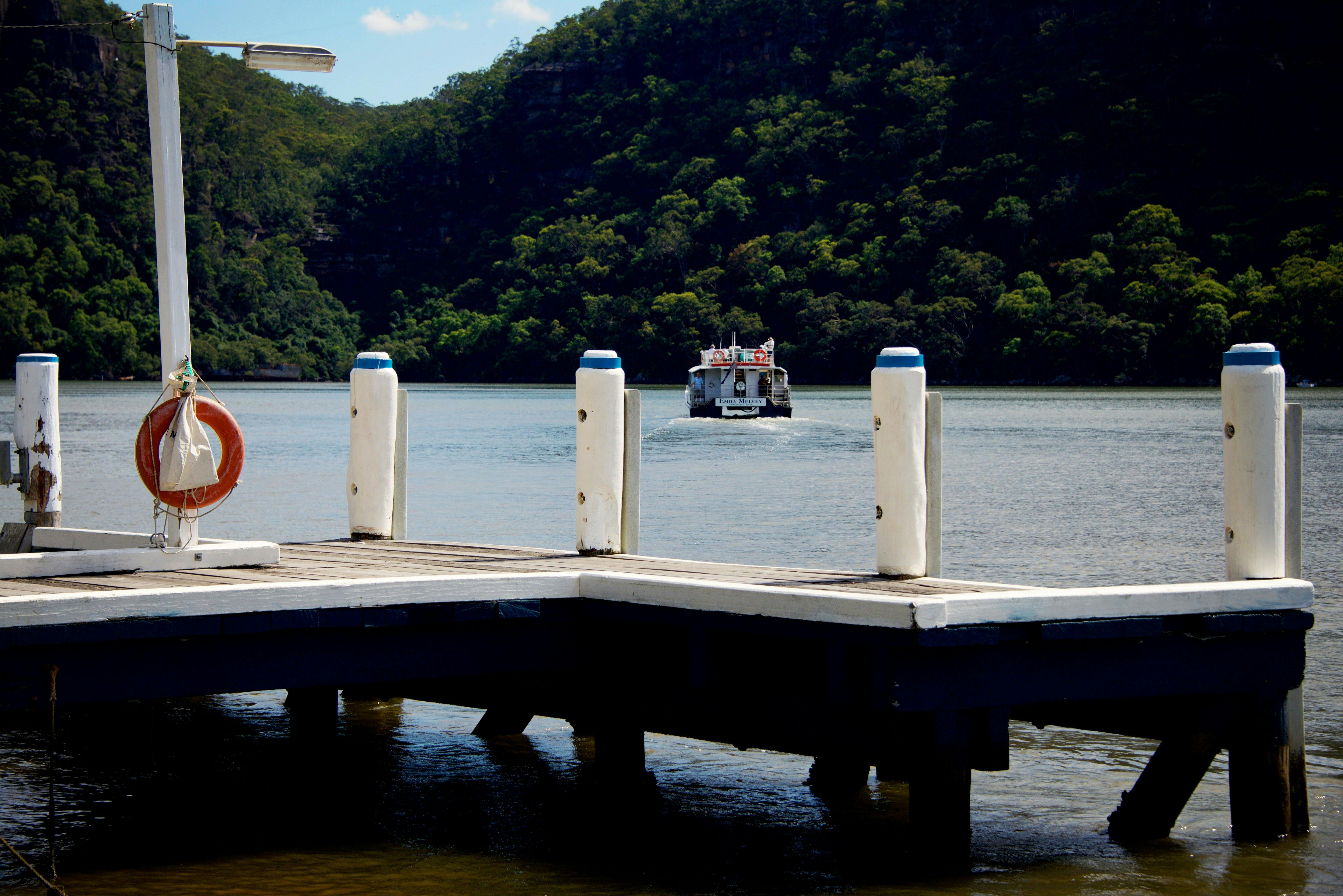 Leaving the mail at Milson Island, Hawkesbury River