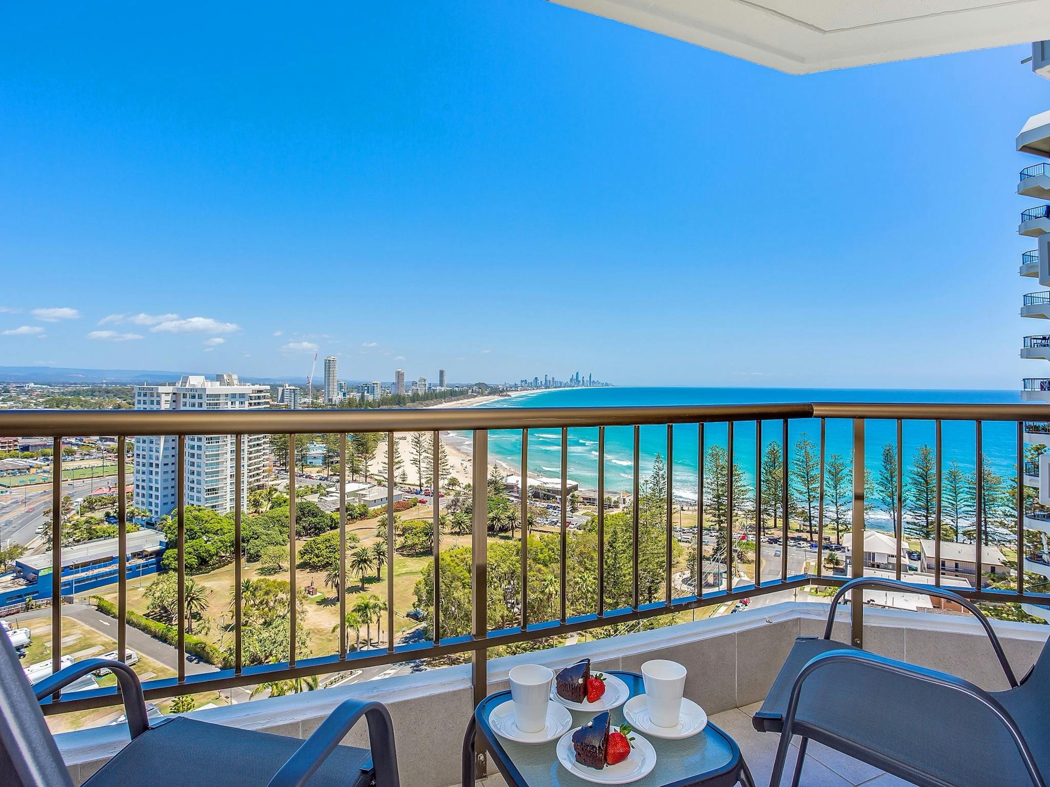Views of Burleigh Heads, Surfers paradise, Palm Beach, Broadbeach, Southport Views of Burleigh Heads, Surfers paradise, Palm Beach, Broadbeach, Southport