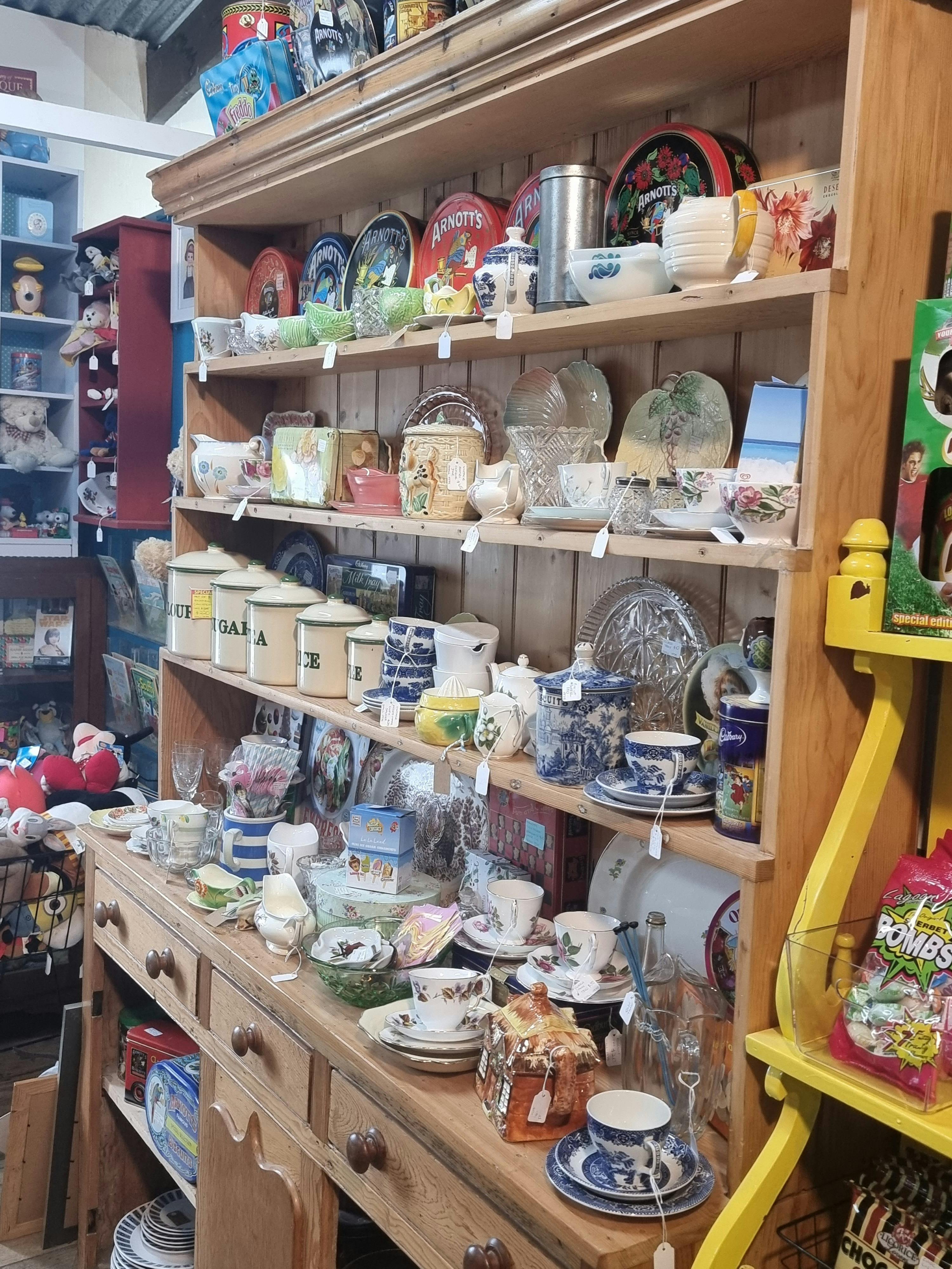 1000's of vintage kitchen items for display or use
