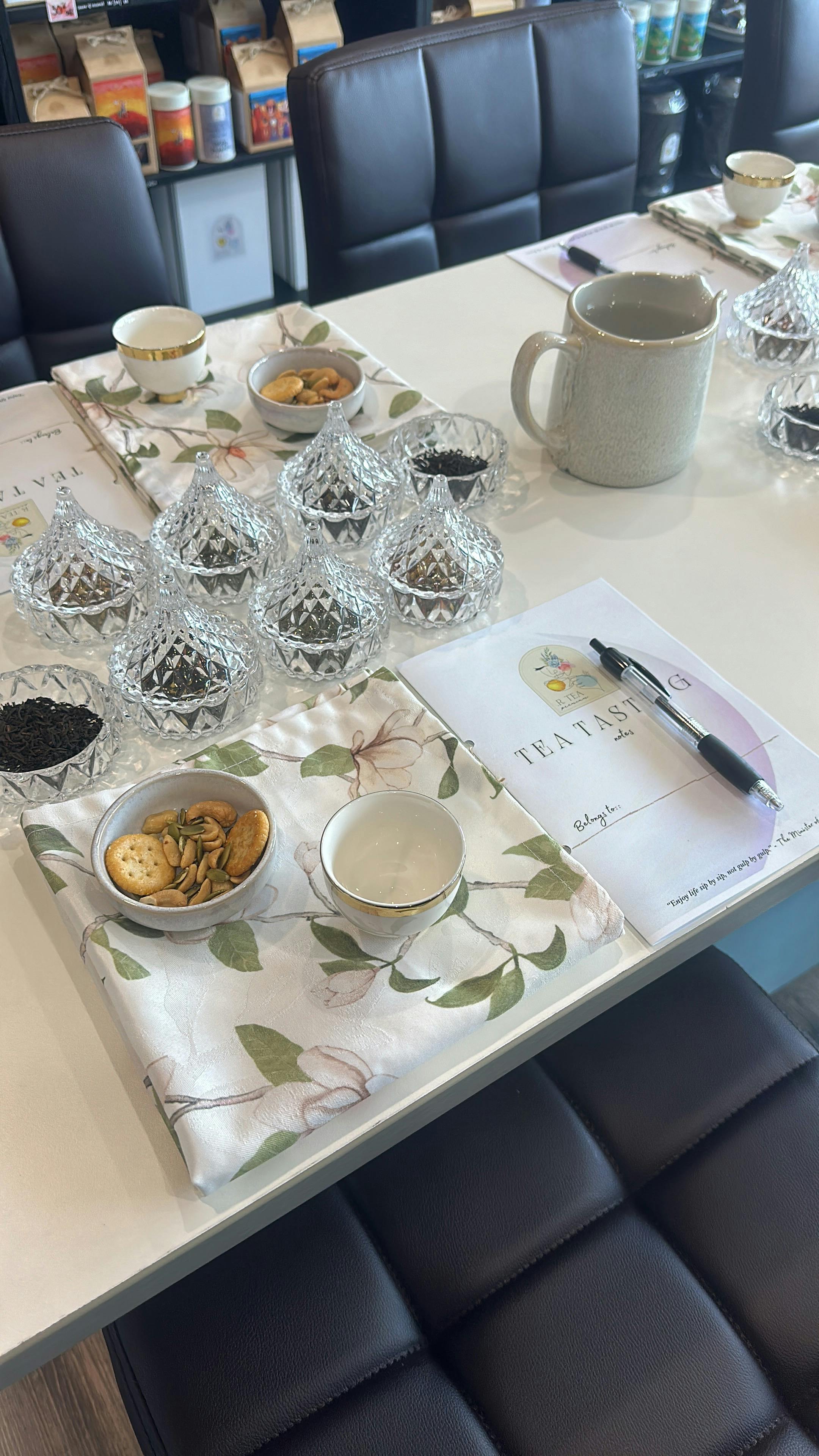 R TEA - Tea Tasting Experience