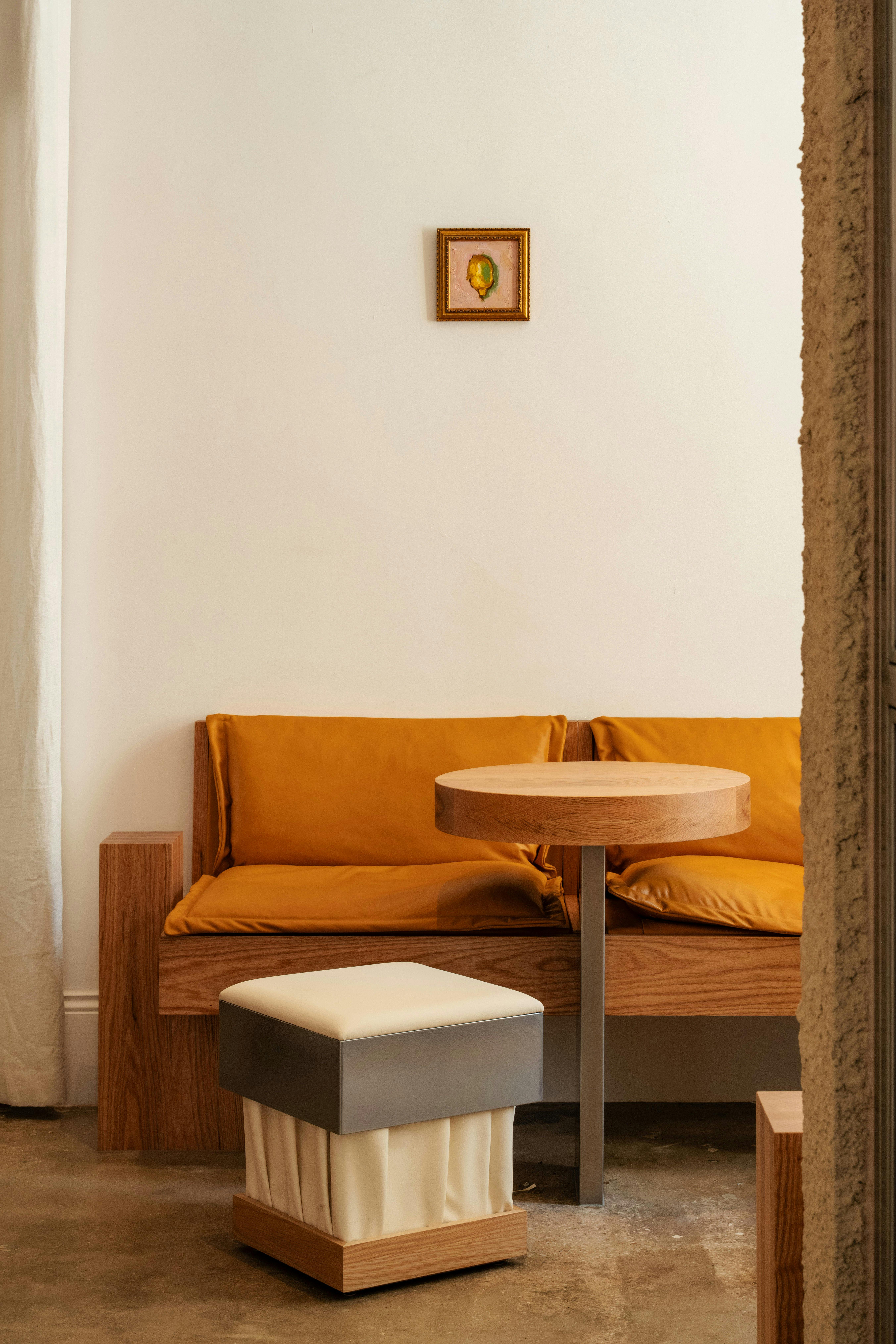OMADA Bar & Grill Slider Image 6