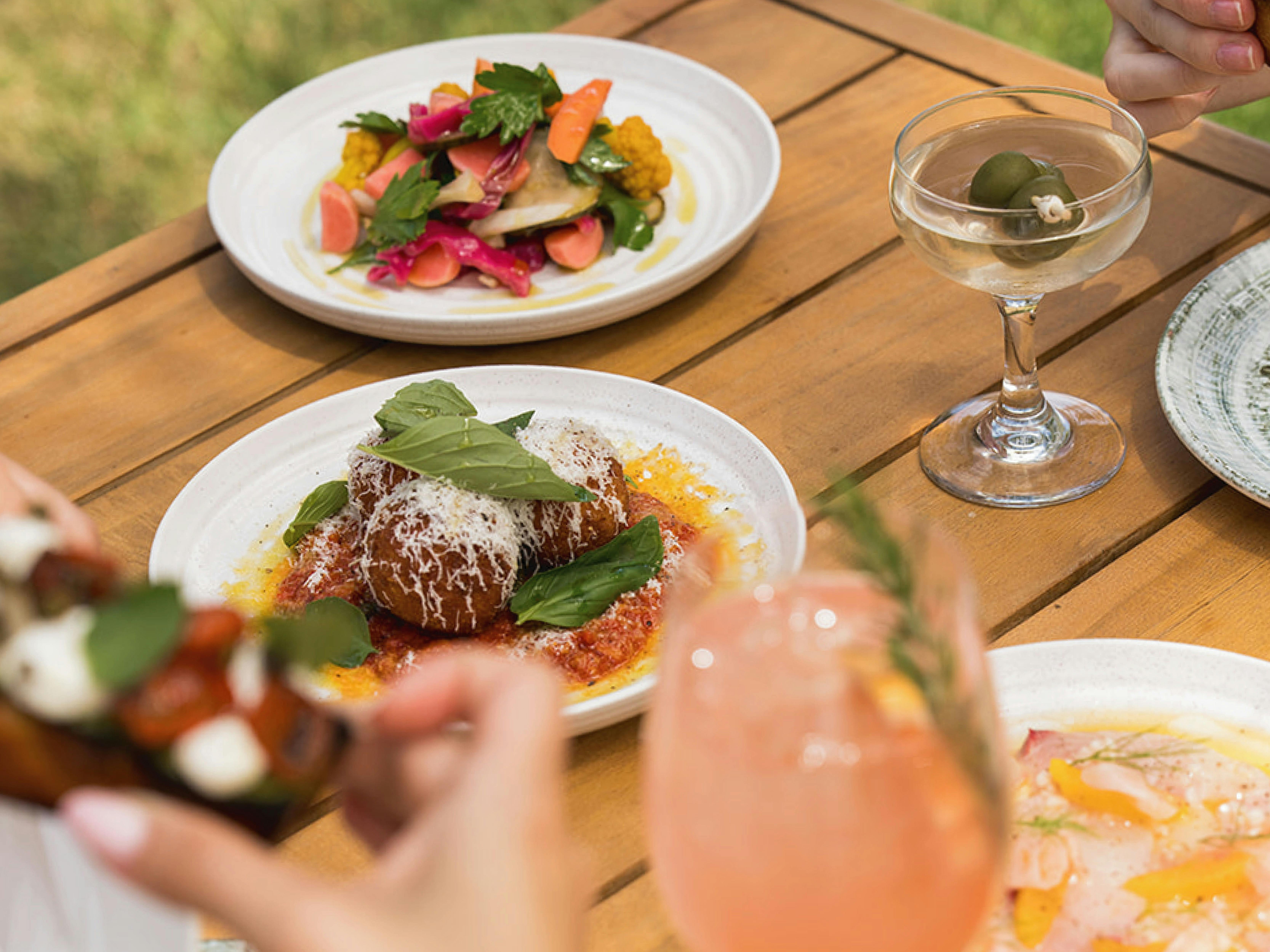 Adelaide Hills Lunch at Ambleside Distillers