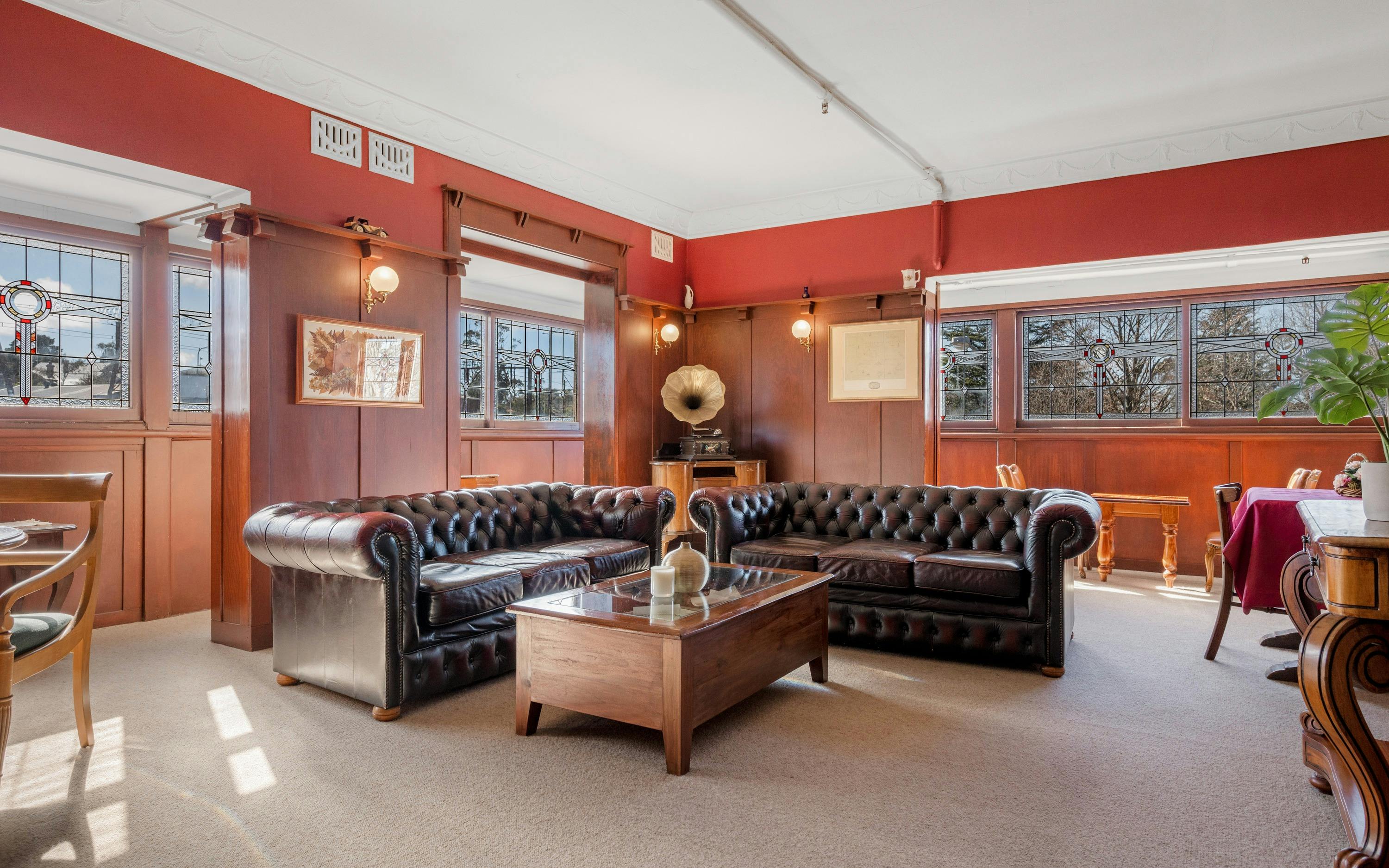 메트로폴 게스트하우스 편집