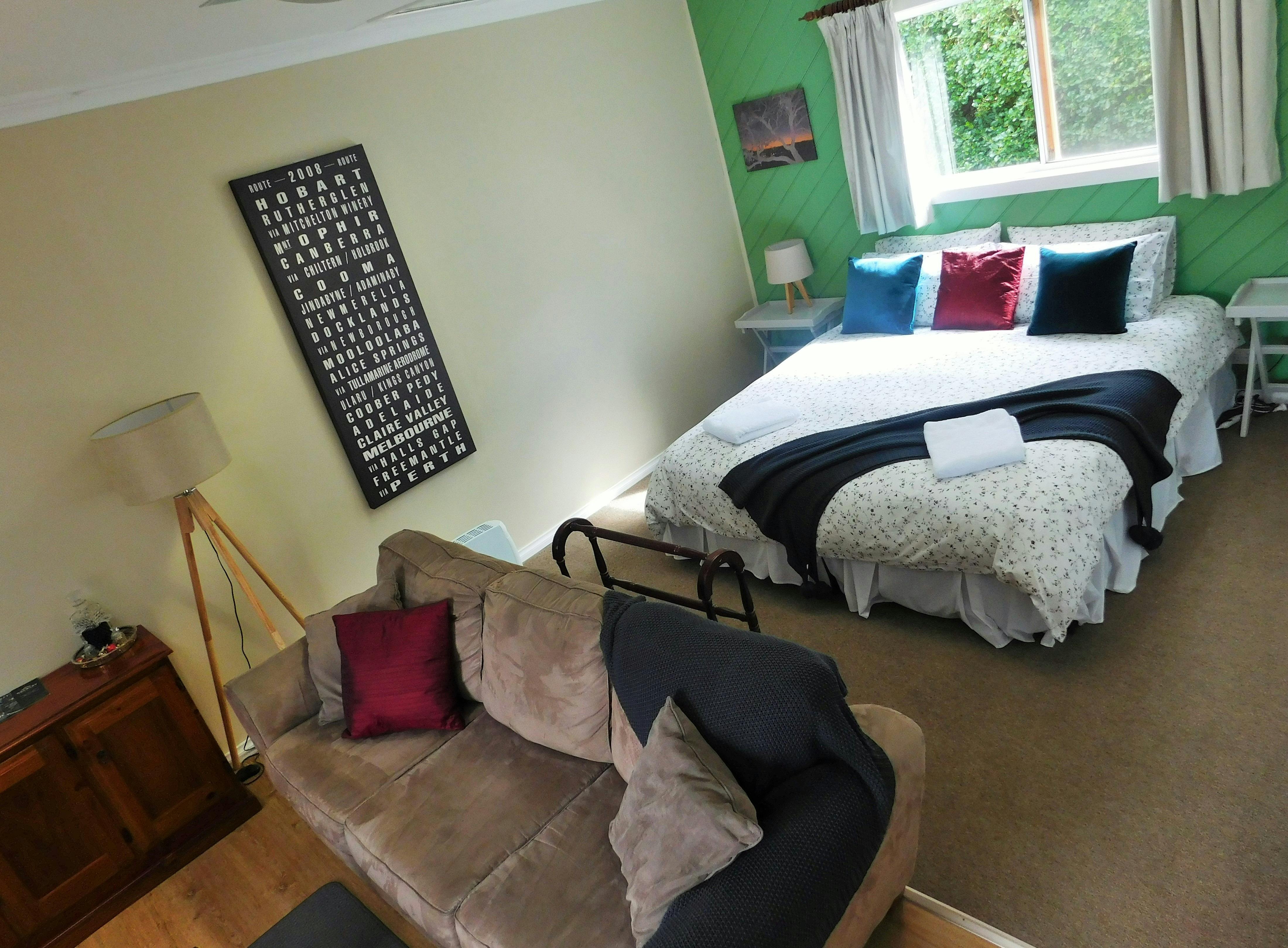 King Bed (standard set-up)