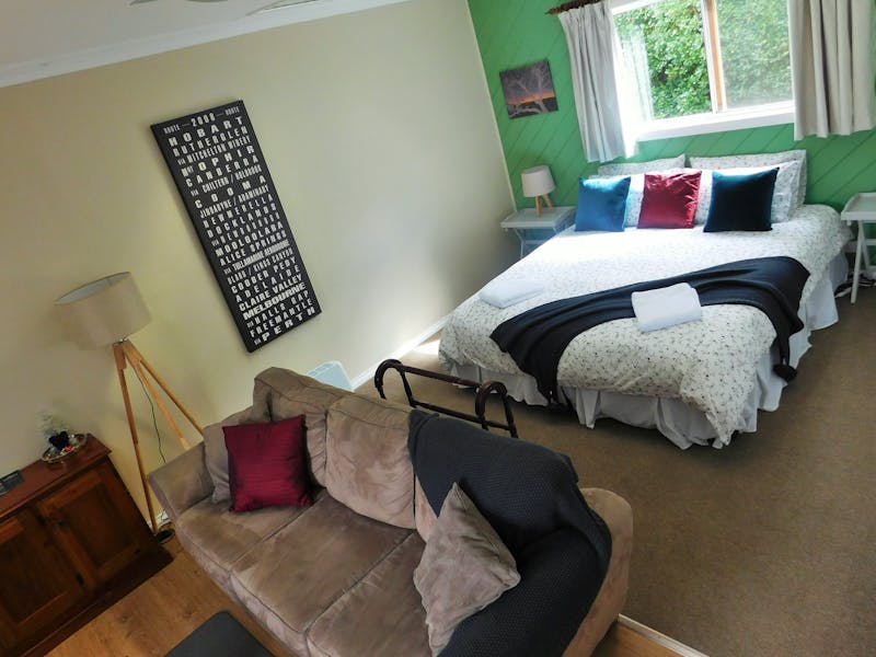 King Bed (standard set-up)