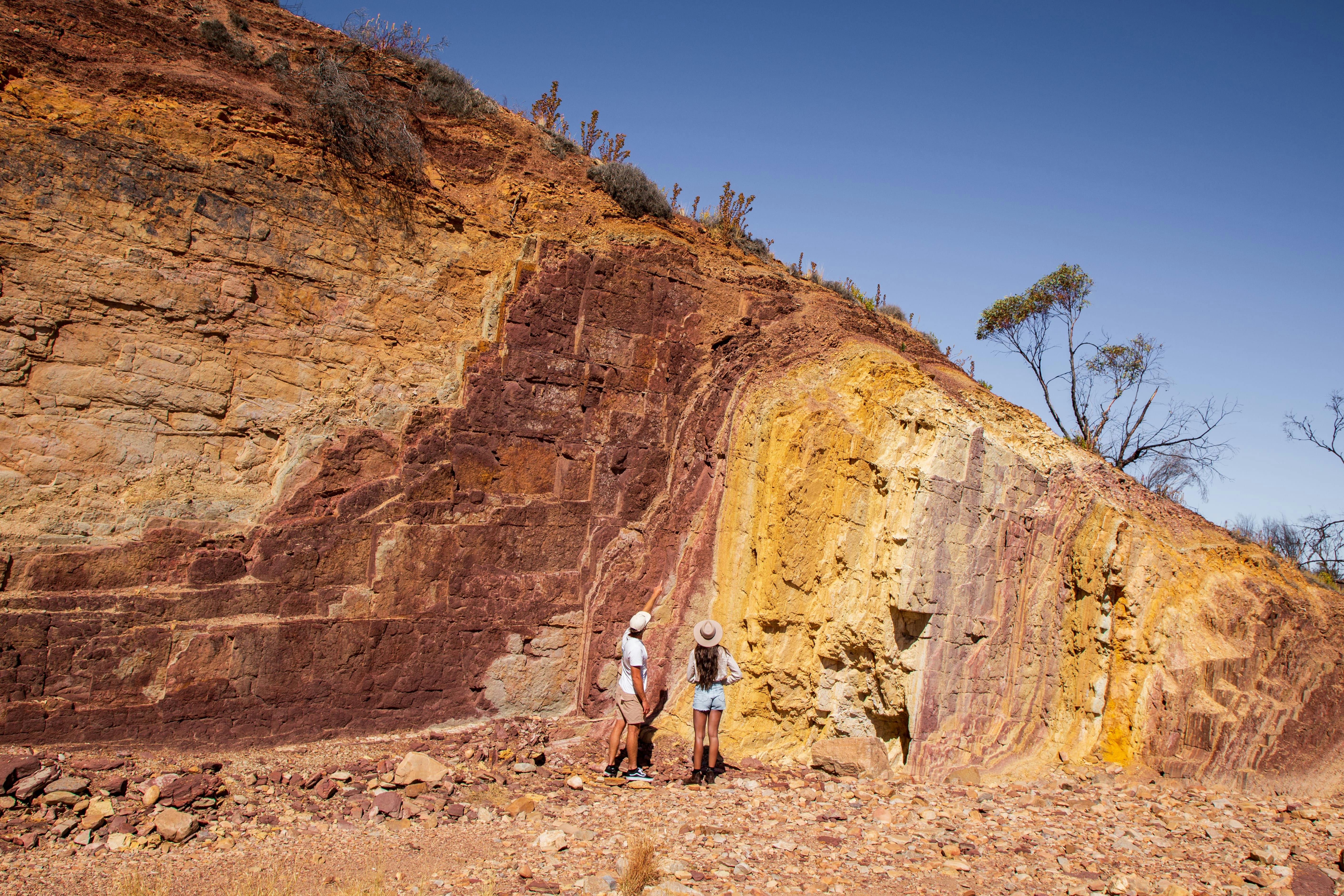 Autopia Tours - West MacDonnell Ochre Pits