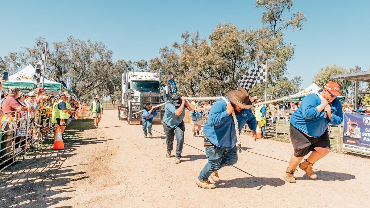 Local Team, Fu-Kenworth-it pulling a prime mover as fast as they can.