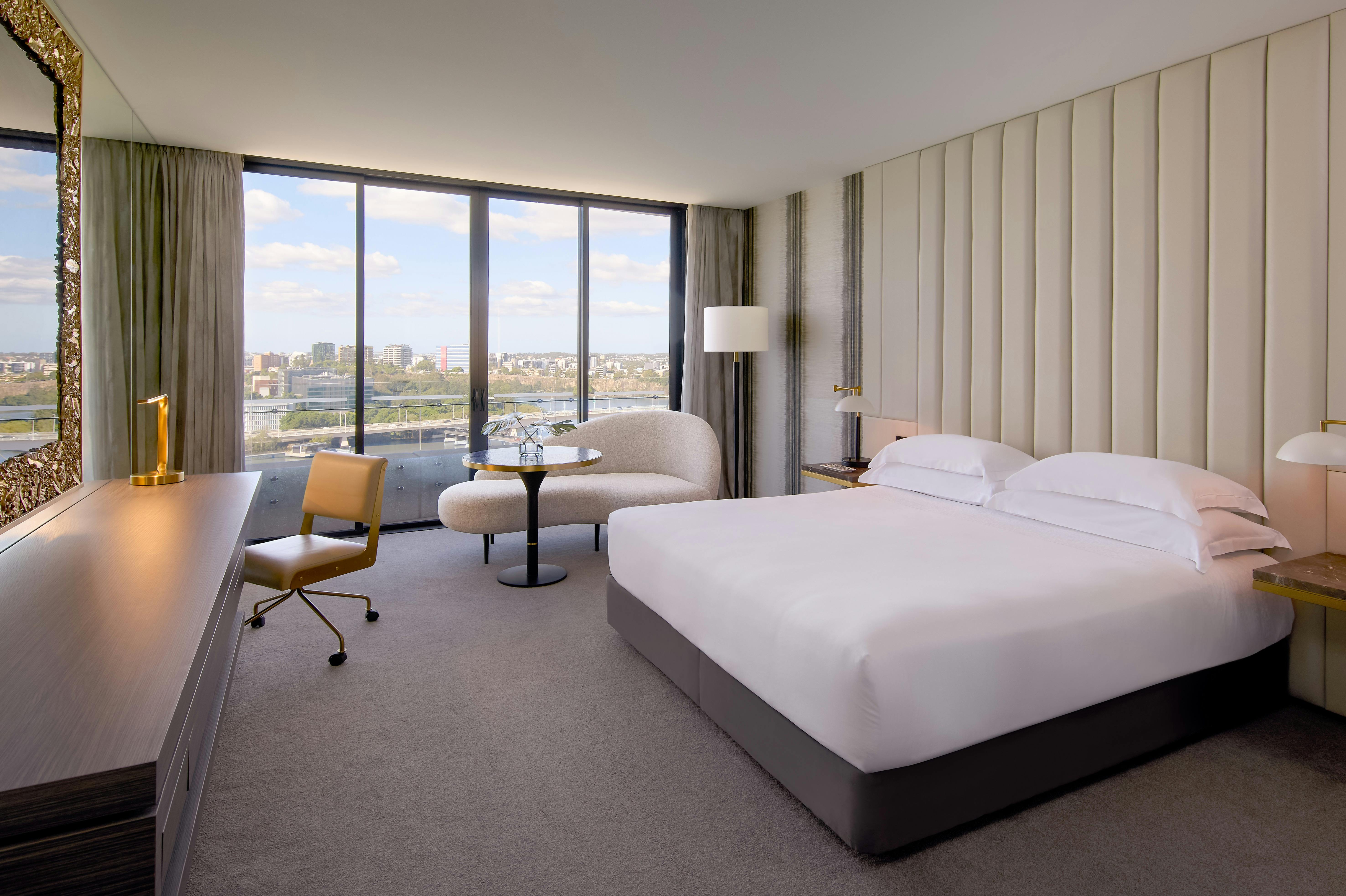 Premium River City Suite